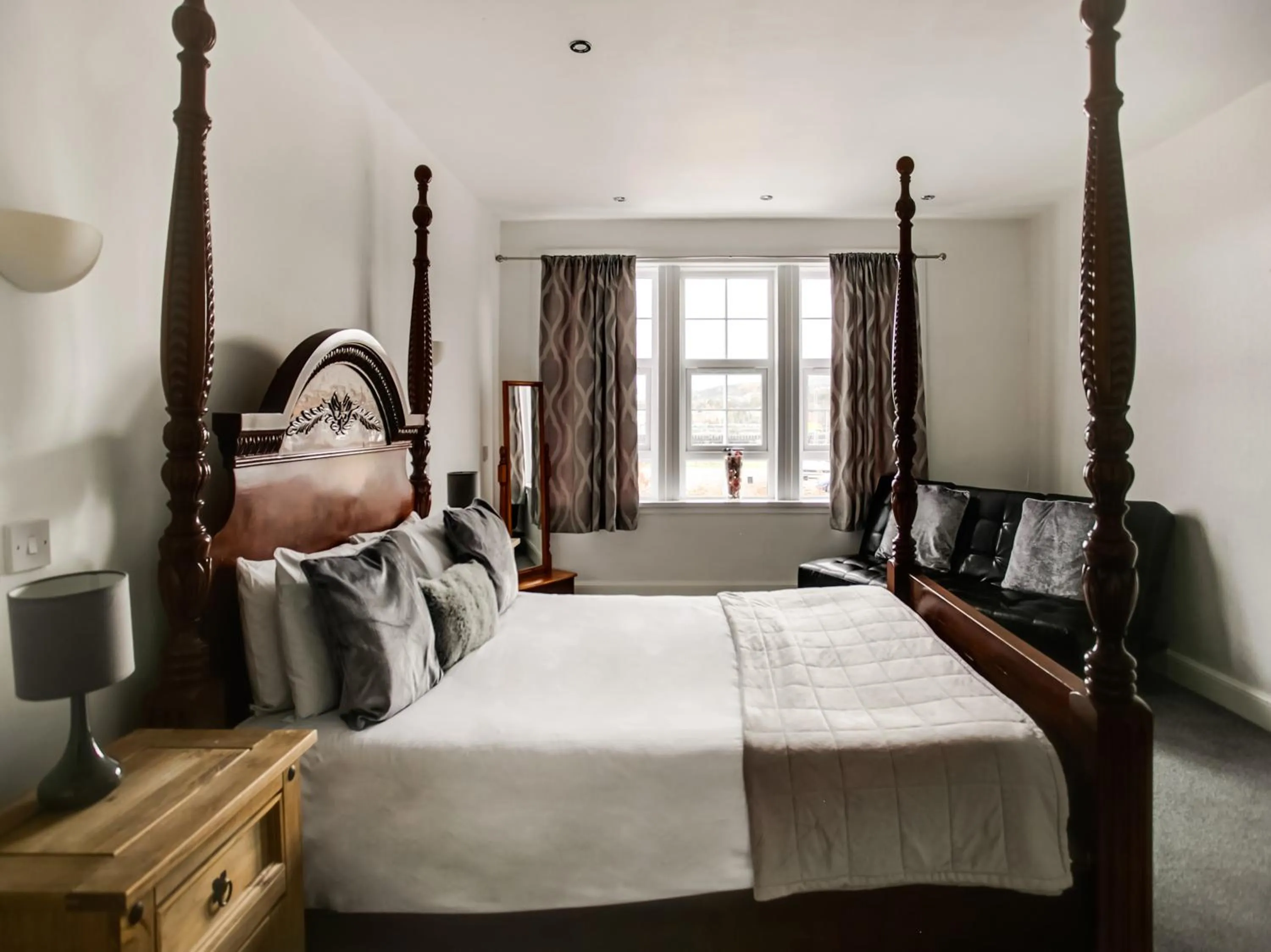 Photo of the whole room, Bed in OYO Gin House Hotel