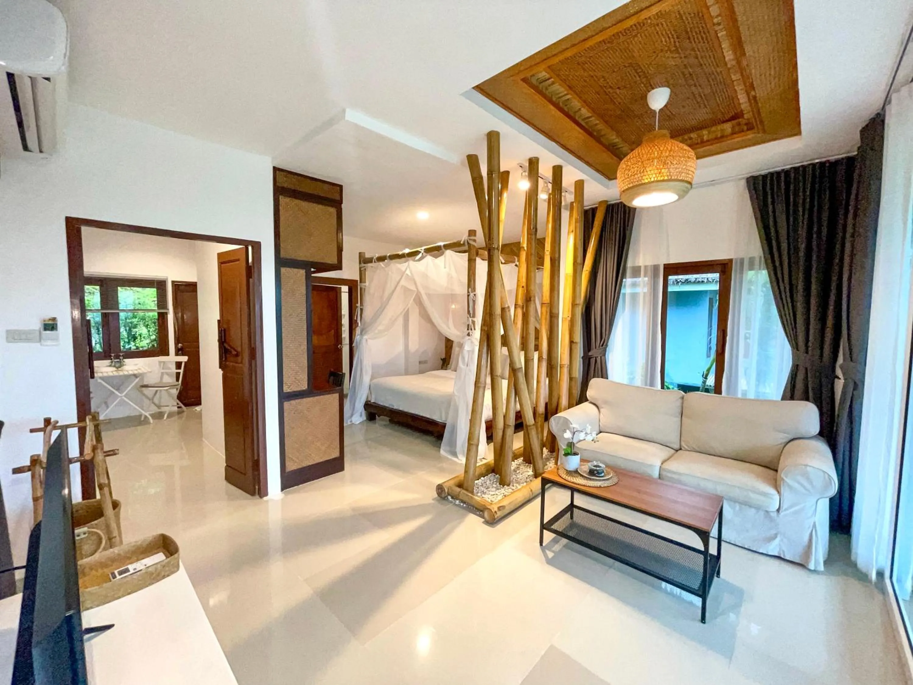 TV and multimedia, Bed in Baan Phuvara Retreat - Romantic Jacuzzi Mountain View Villas