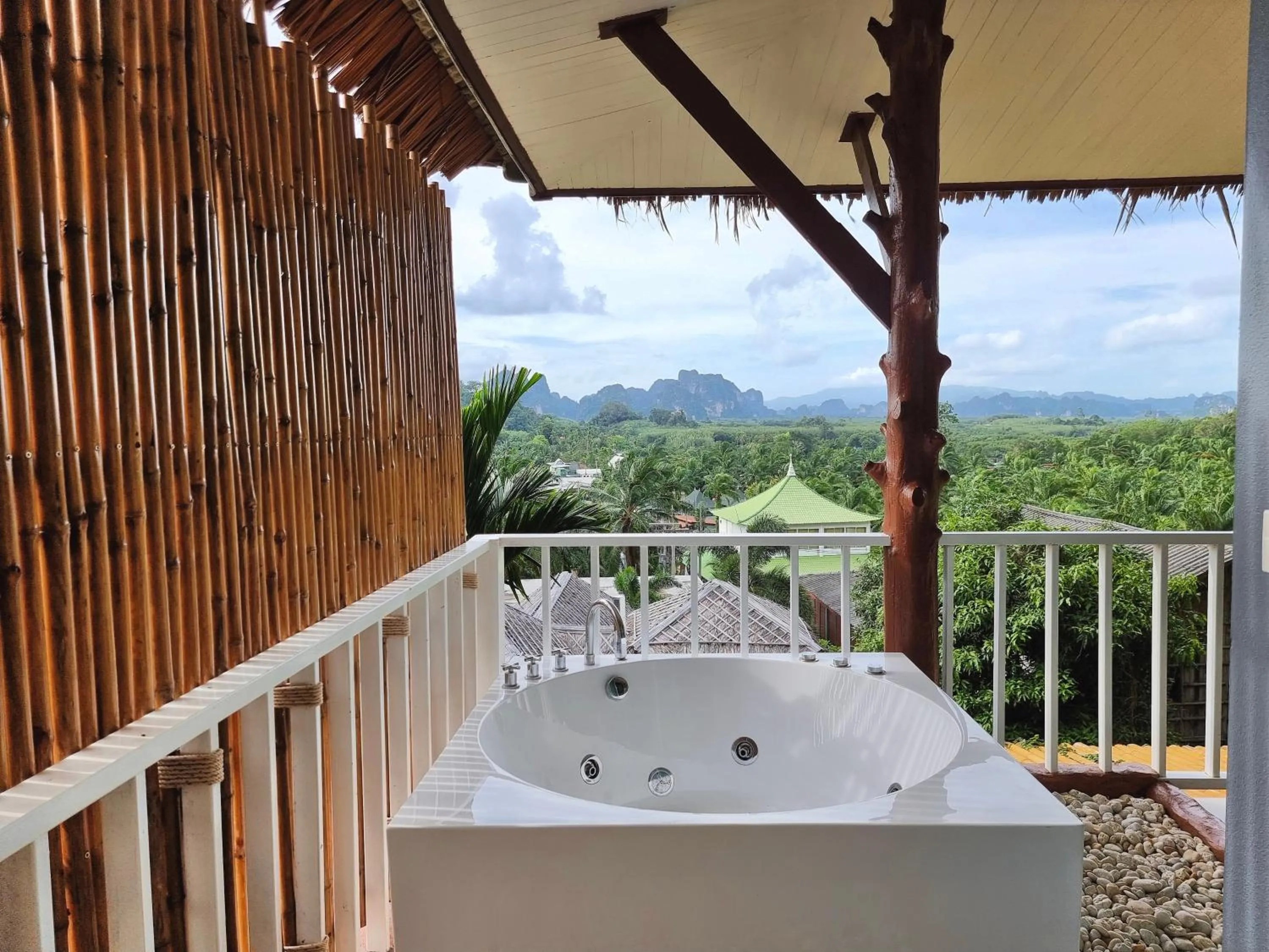 Natural landscape in Baan Phuvara Retreat - Romantic Jacuzzi Mountain View Villas