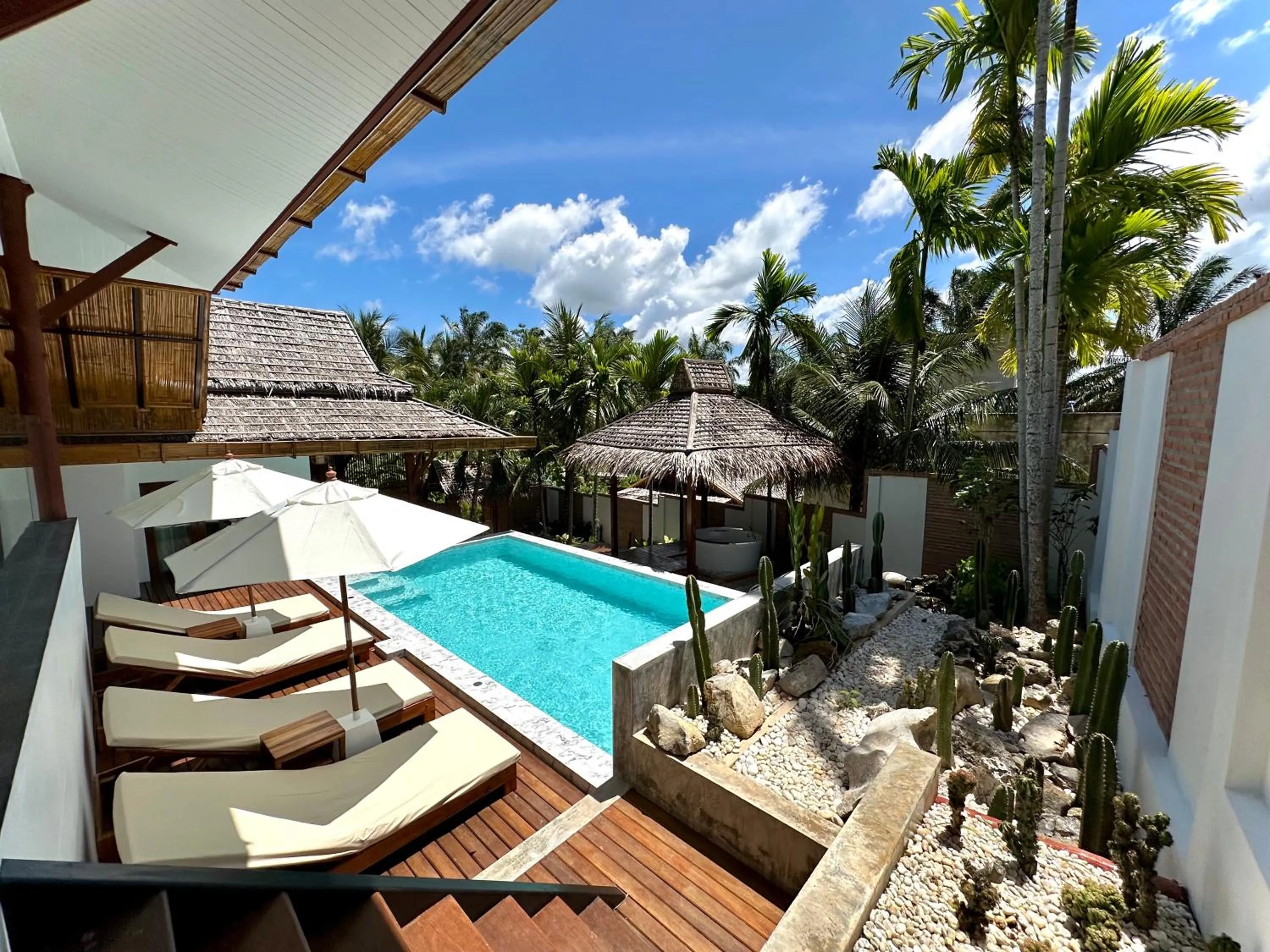 Baan Phuvara Retreat - Romantic Jacuzzi Mountain View Villas