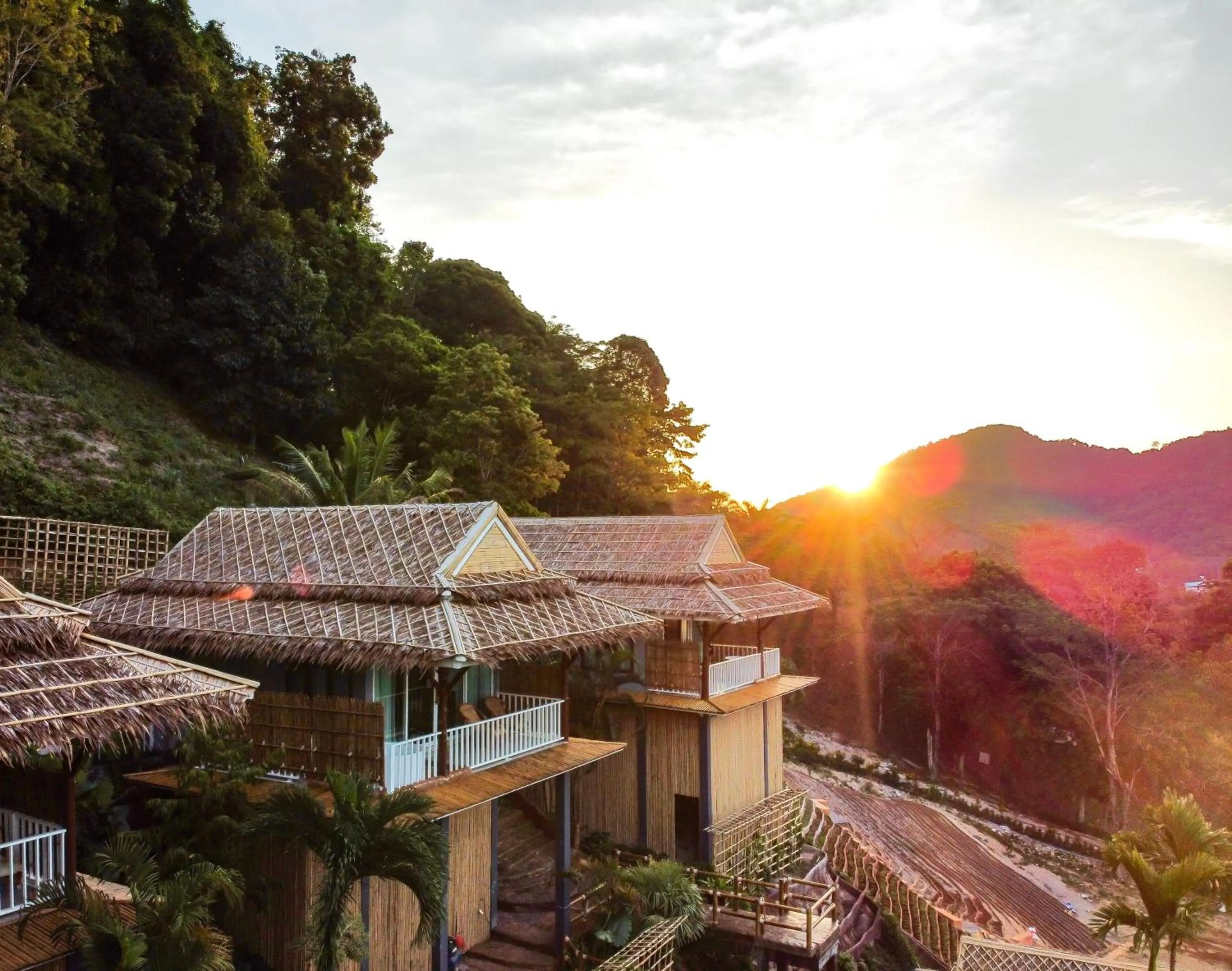 Property building in Baan Phuvara Retreat - Romantic Jacuzzi Mountain View Villas