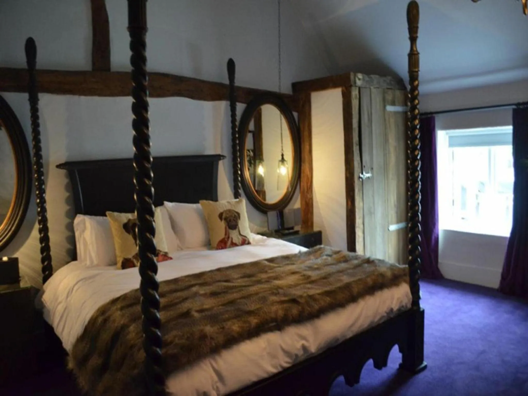 Bed in The Black Horse Fulmer