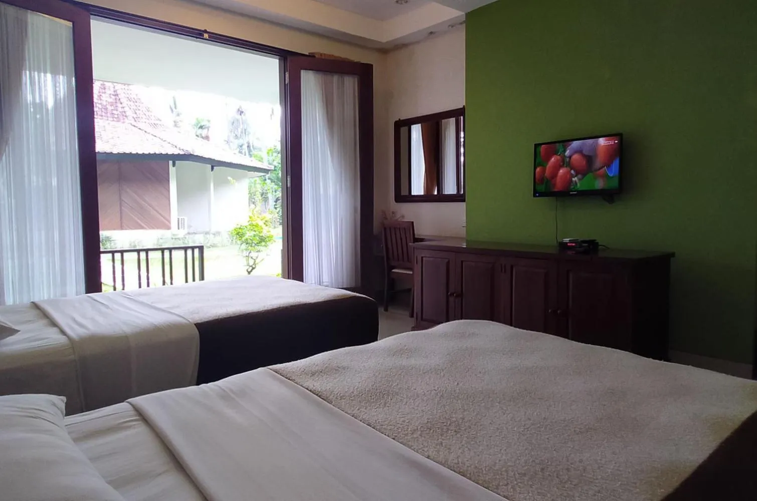 Bed in mascot hotel senggigi
