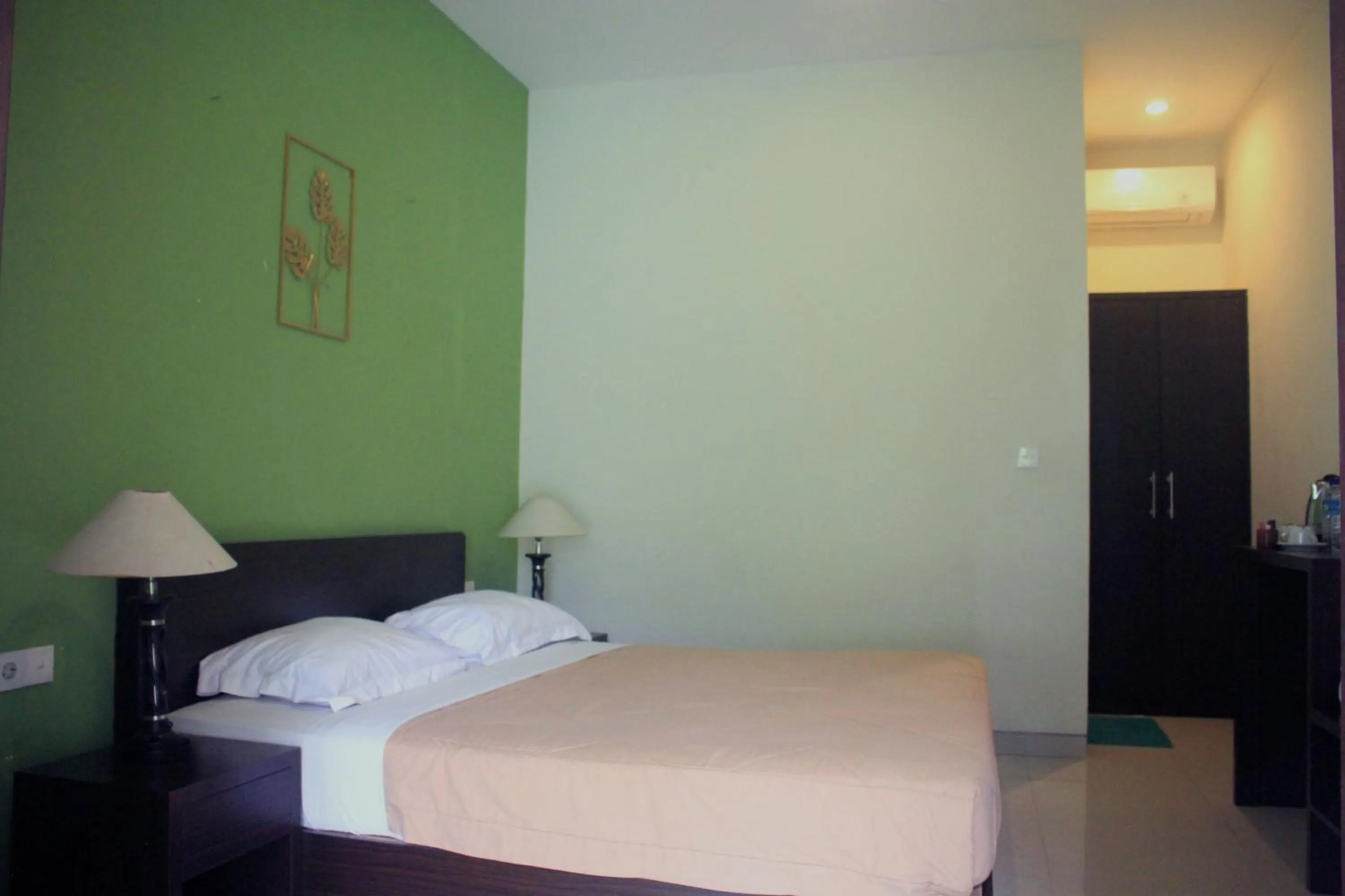 Bed in mascot hotel senggigi