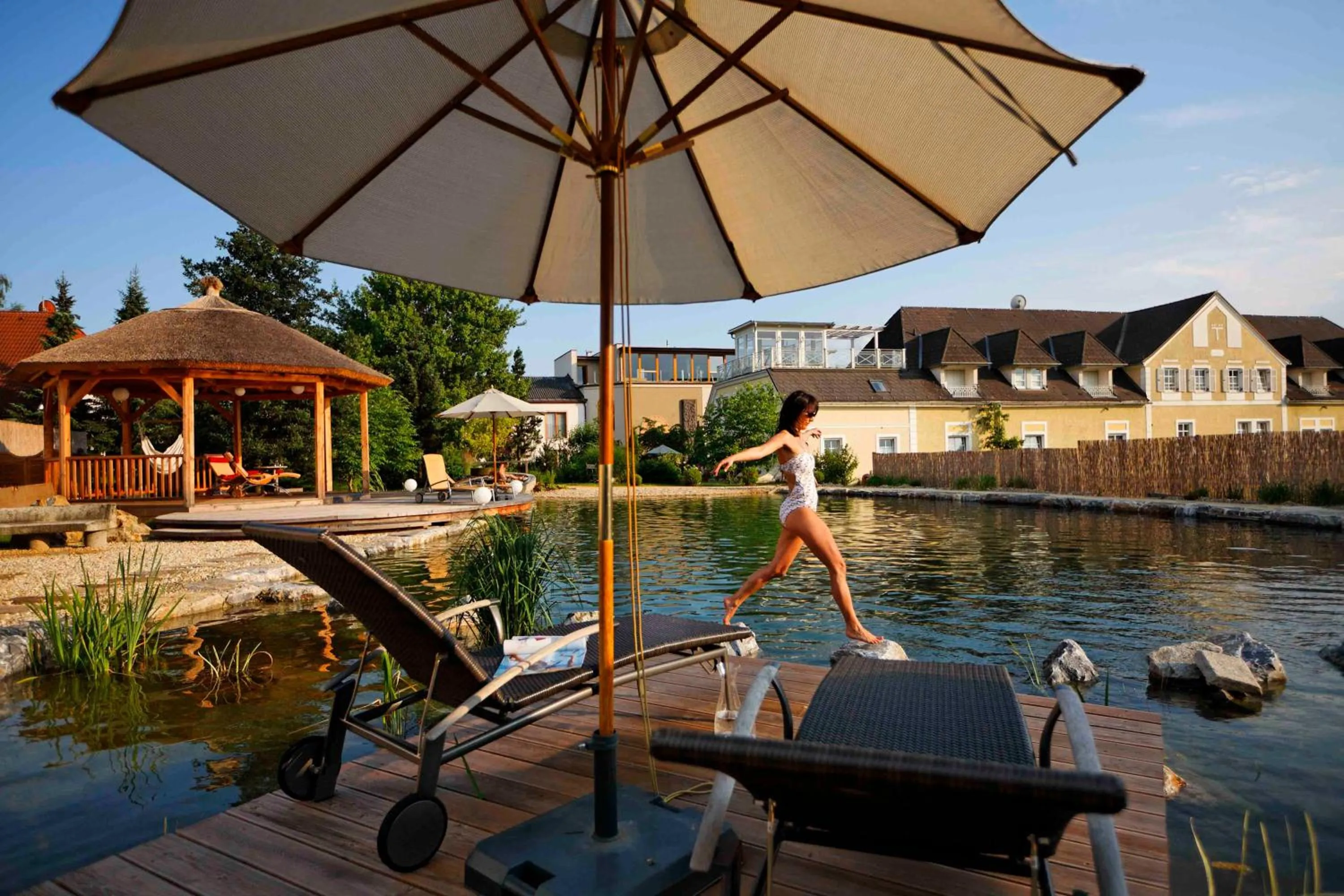 Swimming pool in Garten-Hotel Ochensberger