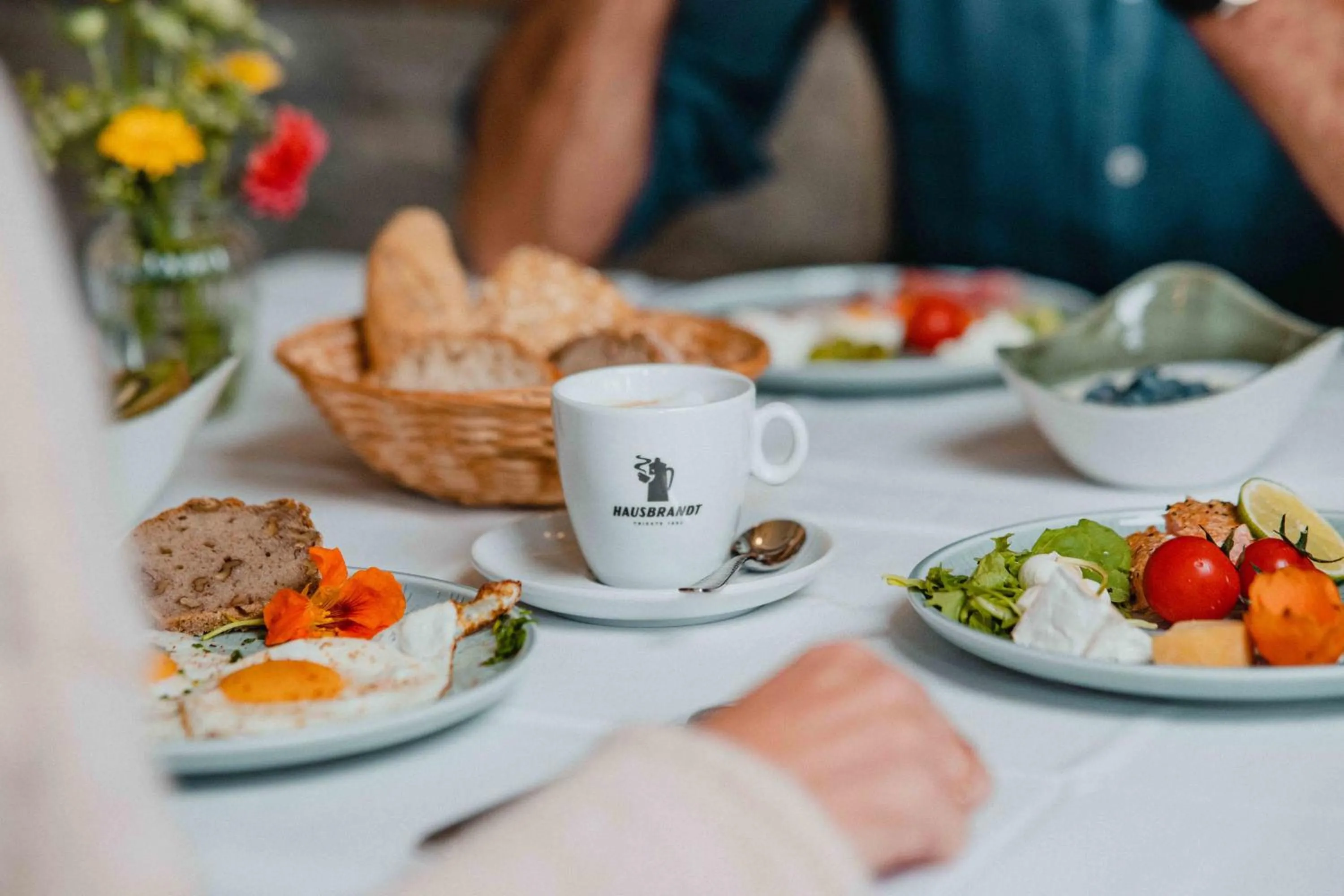 Breakfast in Garten-Hotel Ochensberger