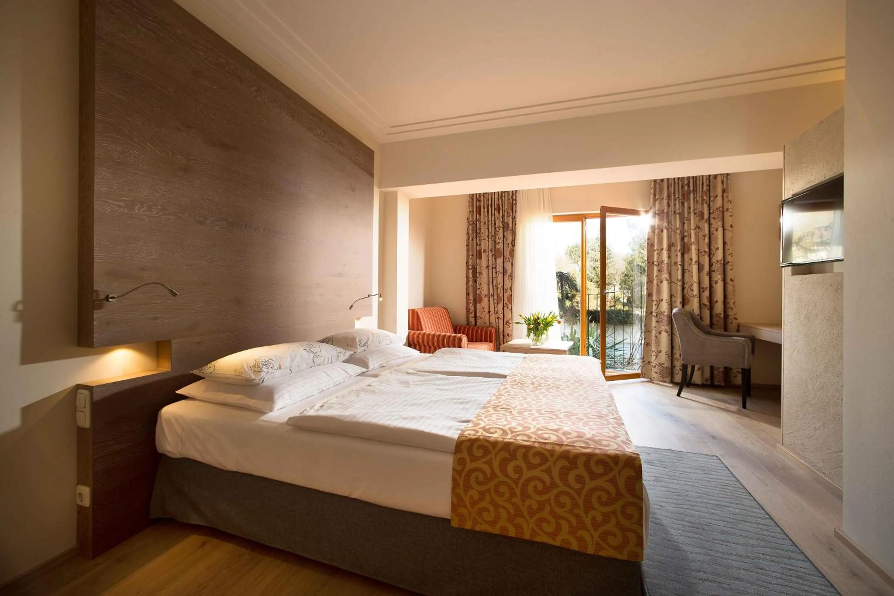 Photo of the whole room, Bed in Garten-Hotel Ochensberger