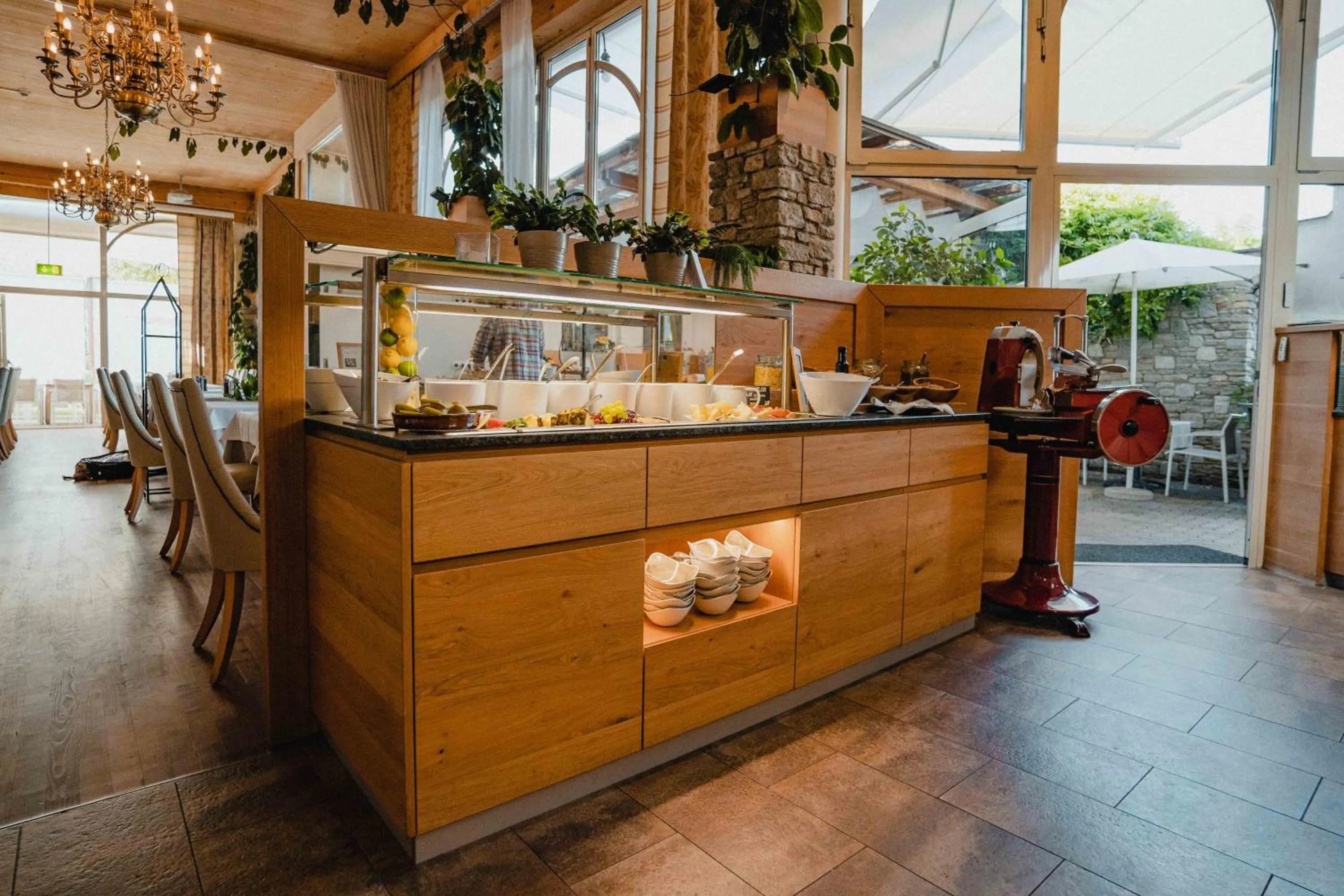 Breakfast in Garten-Hotel Ochensberger