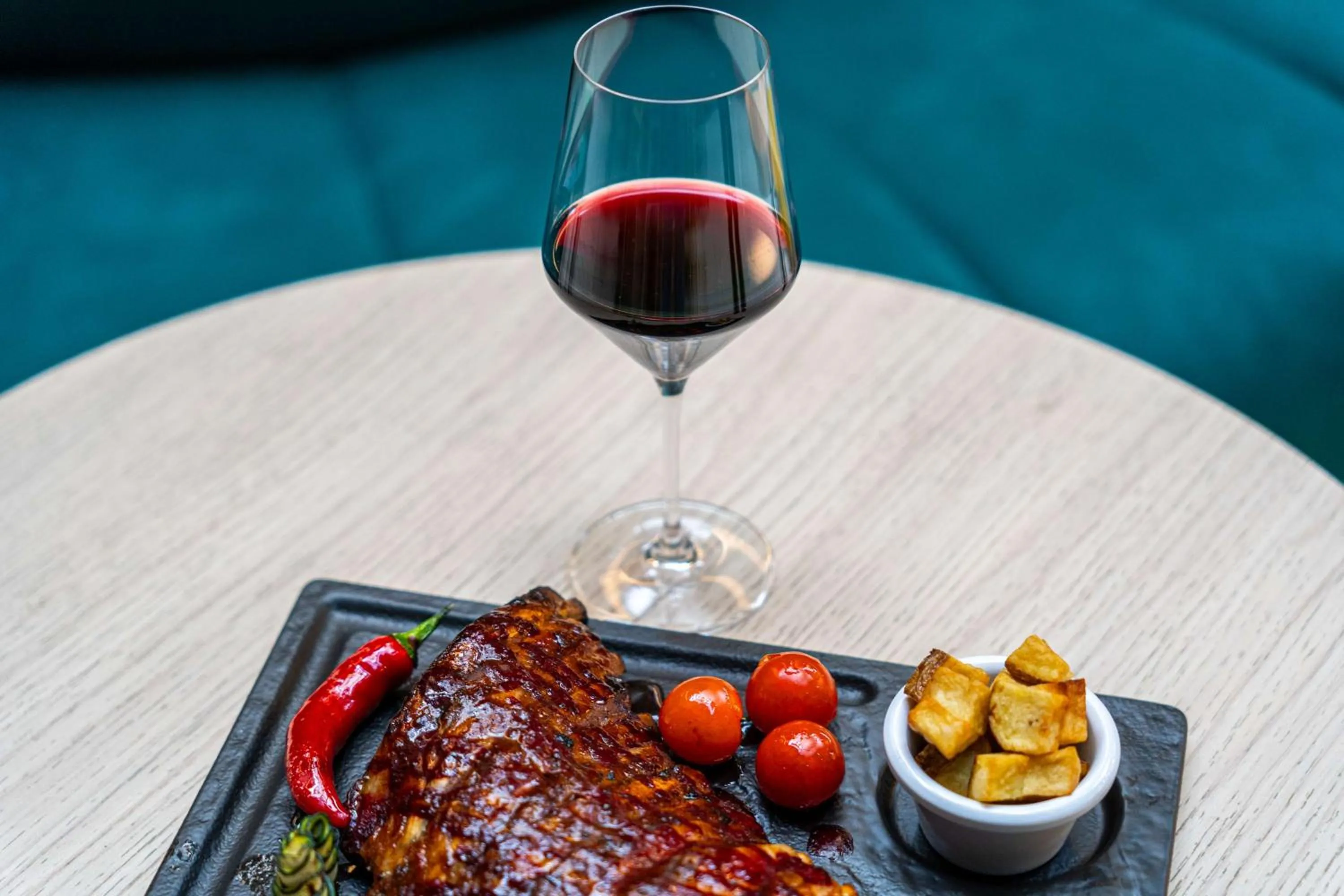 Food and drinks in The Florian Amsterdam Schiphol Airport, WorldHotels Crafted