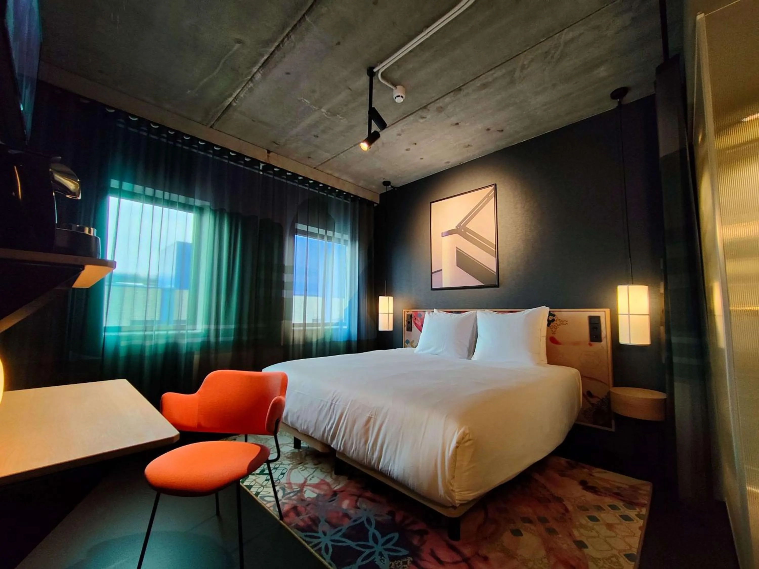 Bedroom, Bed in The Florian Amsterdam Schiphol Airport, WorldHotels Crafted