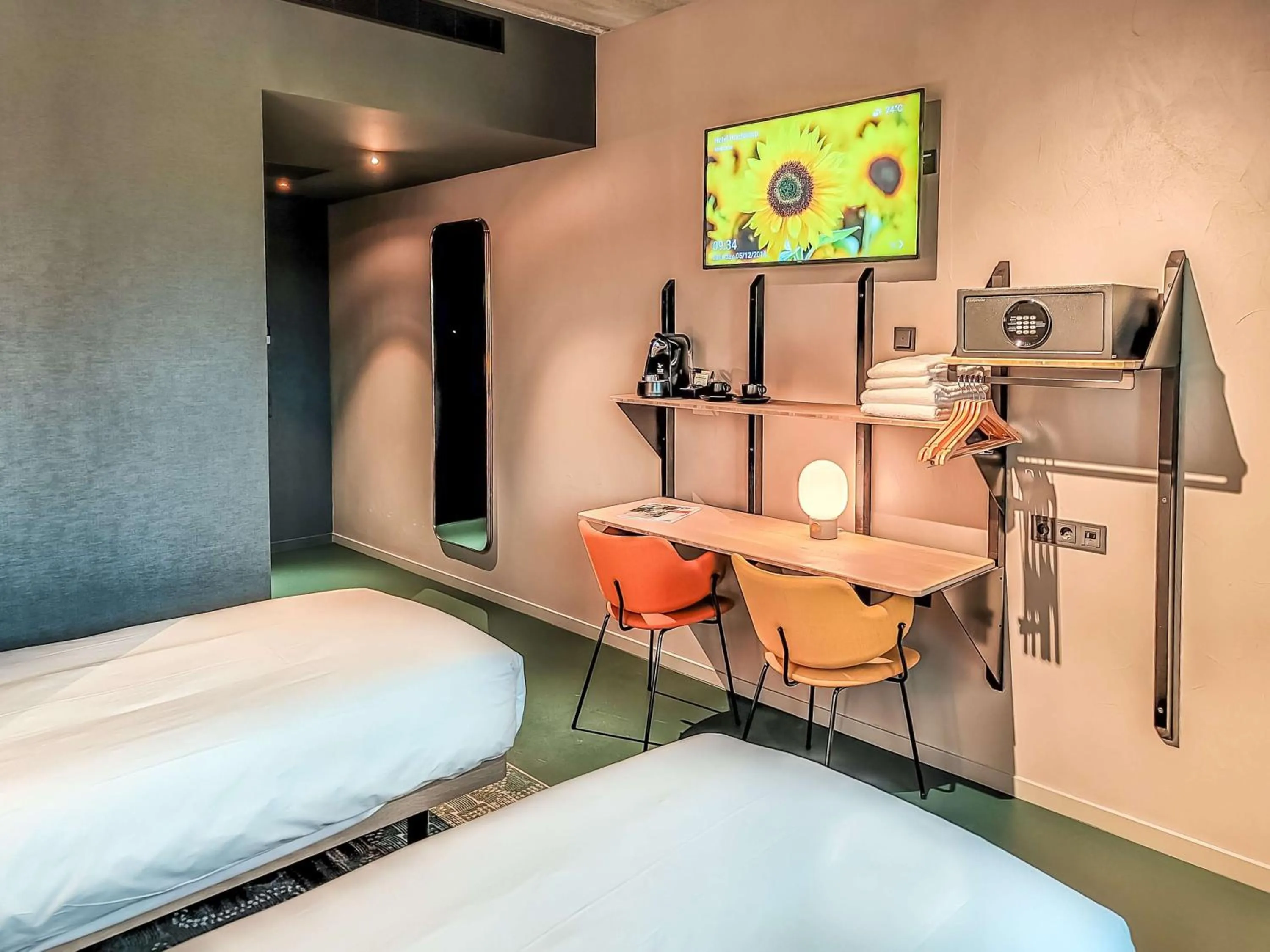 Bed in The Florian Amsterdam Schiphol Airport, WorldHotels Crafted