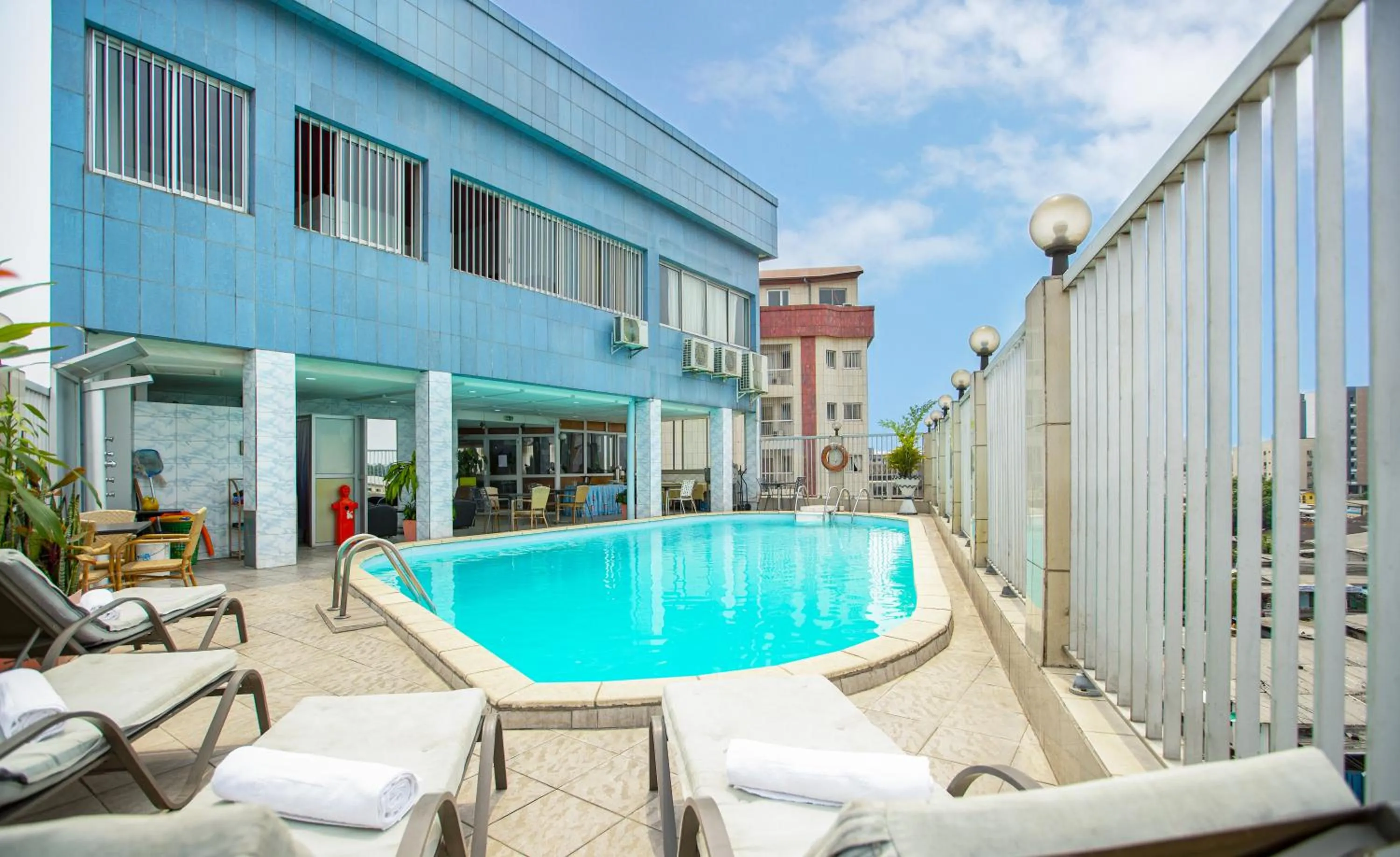 Swimming pool in Bano Palace Hotel