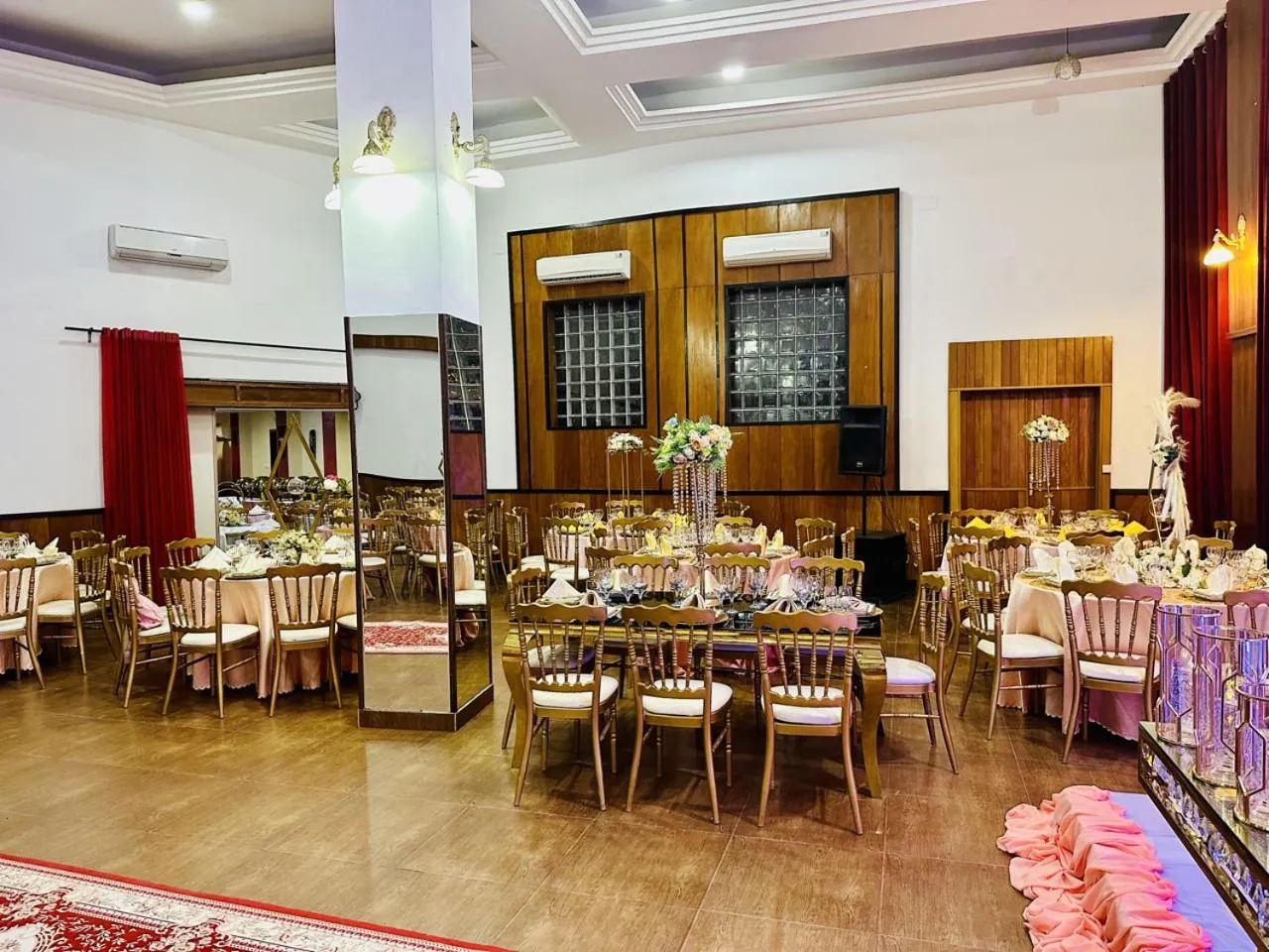 Banquet/Function facilities in Yaahot