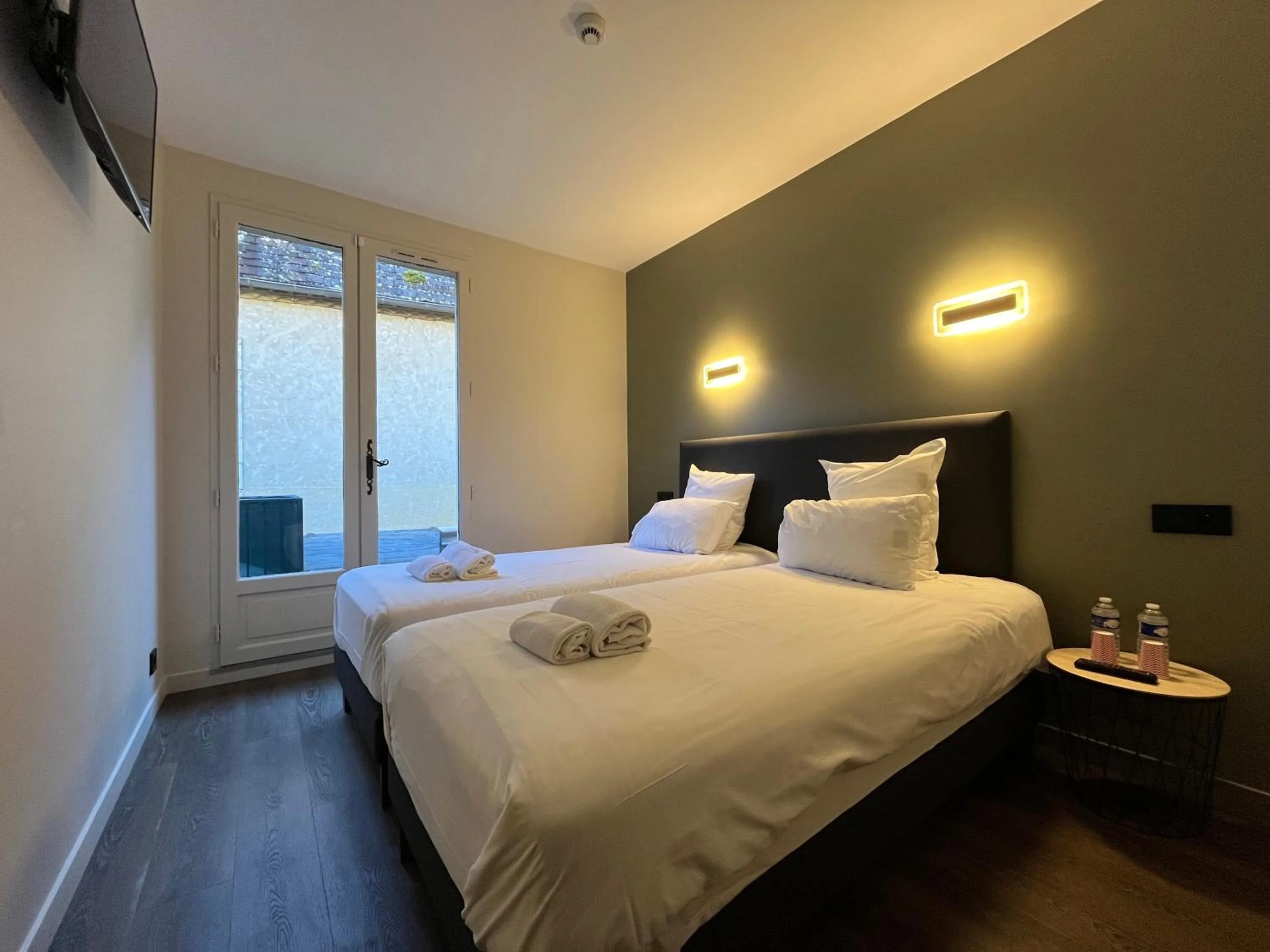 Bed in Hôtel du Château - Beynac et Cazenac