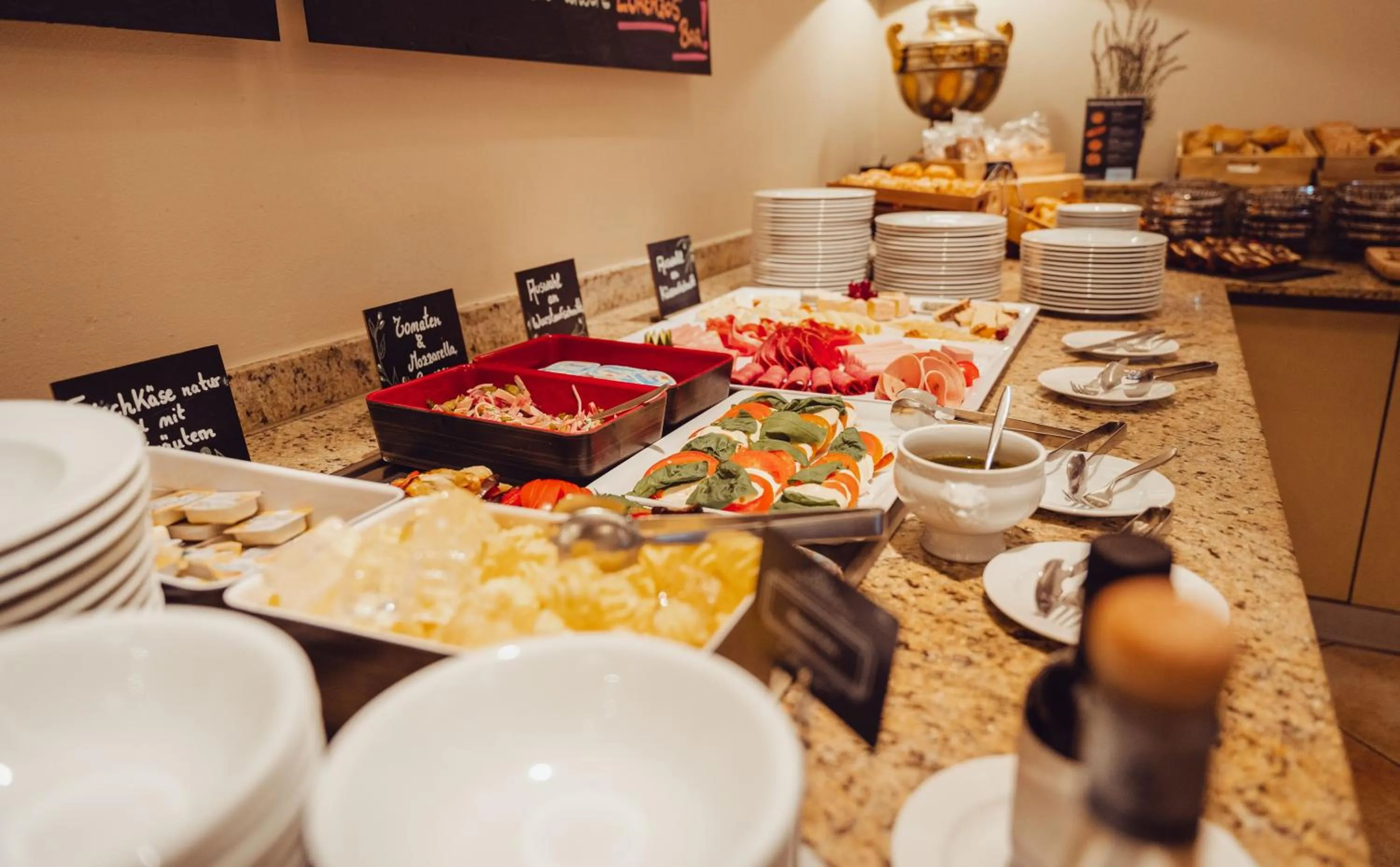 Breakfast in Hotel Villa Toskana