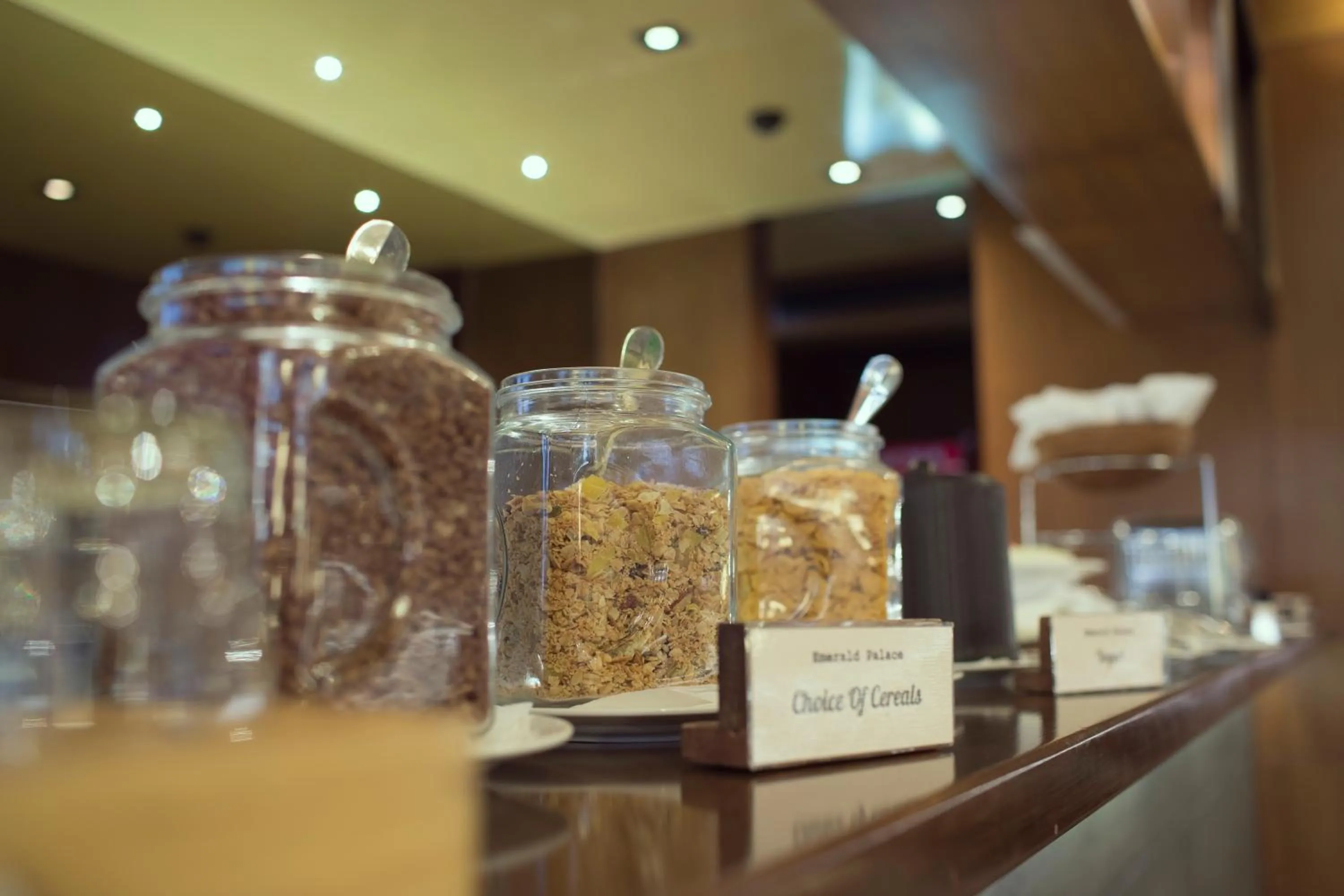 Food and drinks in Emerald Palace Hotel