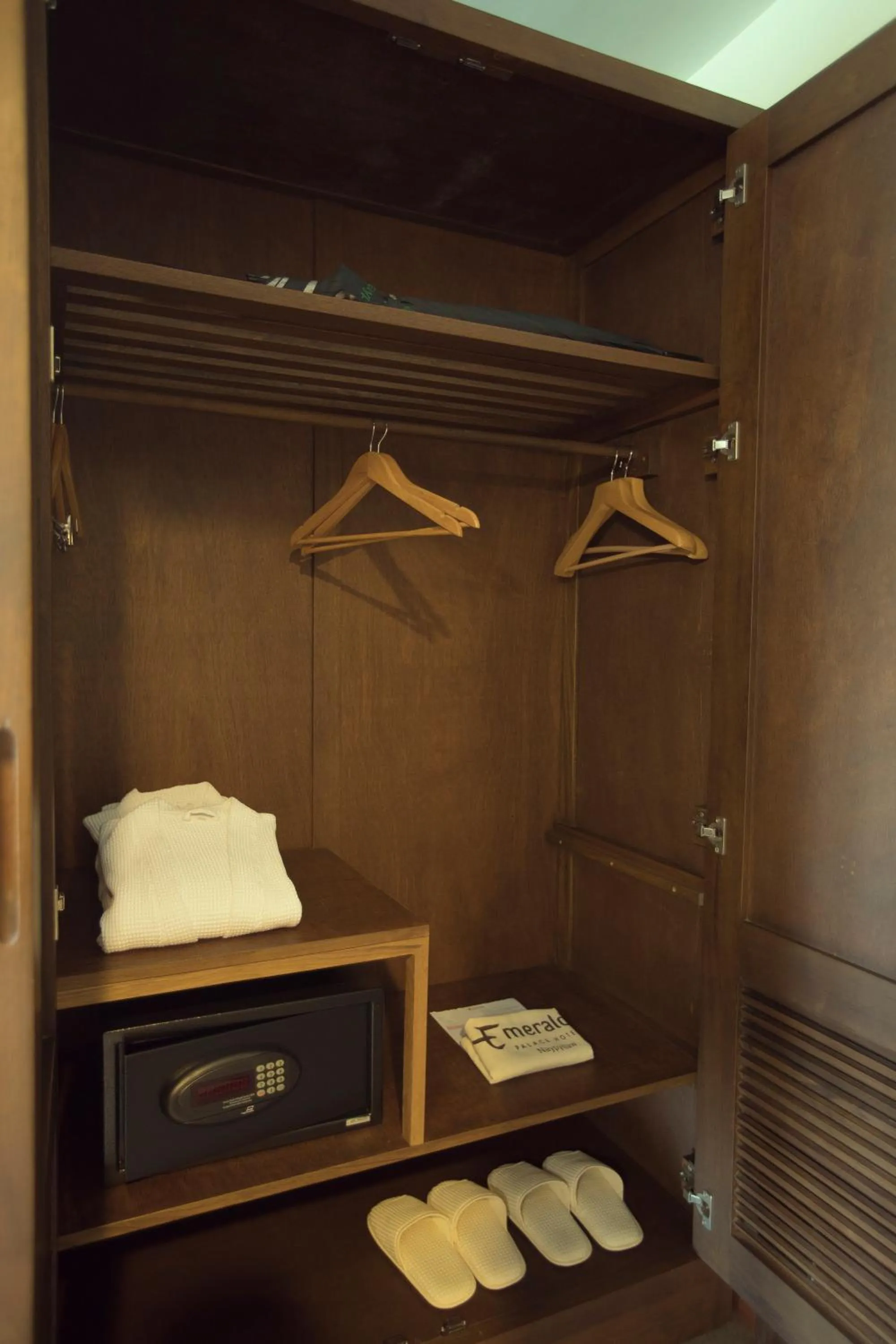 Area and facilities in Emerald Palace Hotel