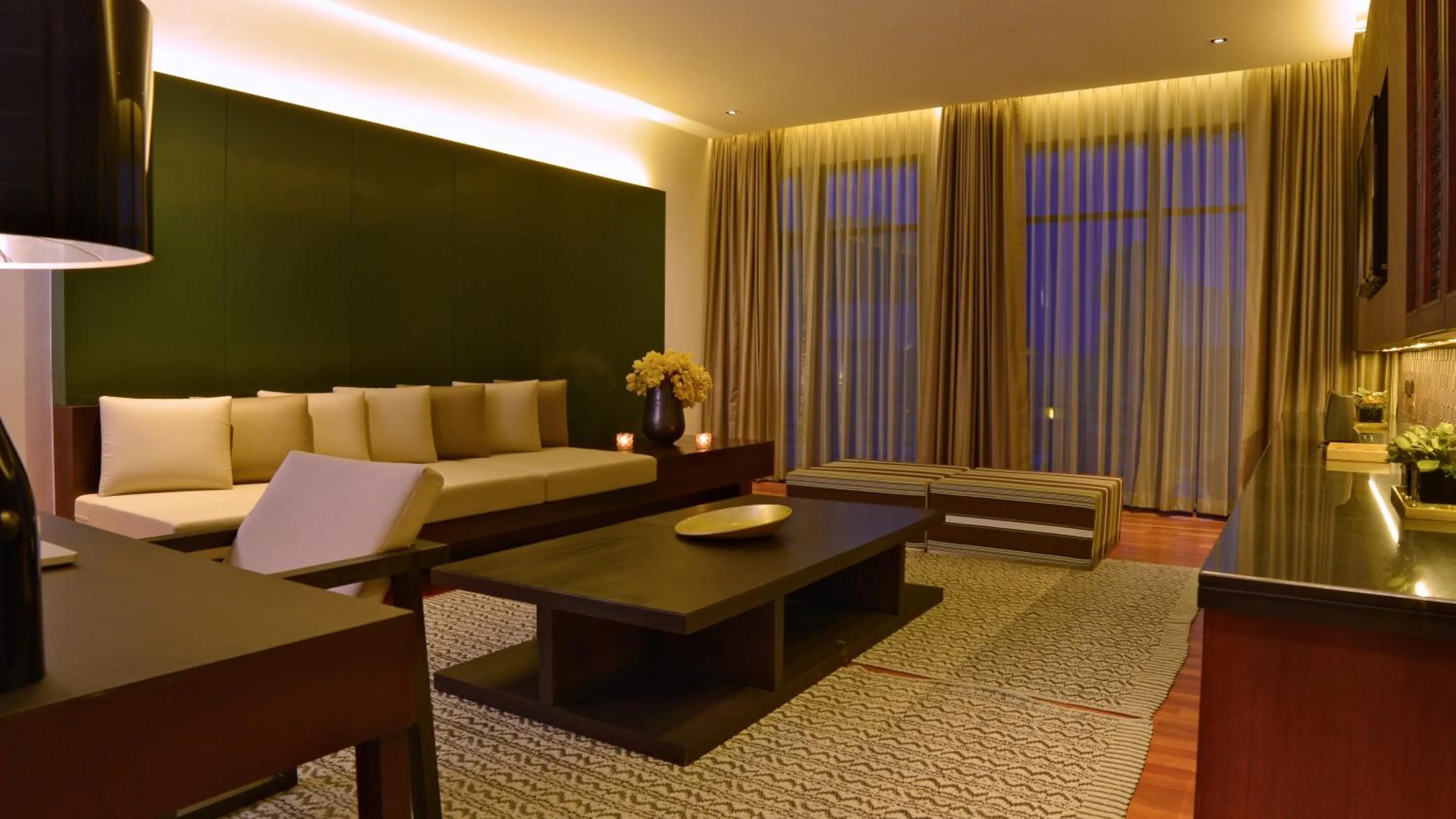 Living room in Emerald Palace Hotel