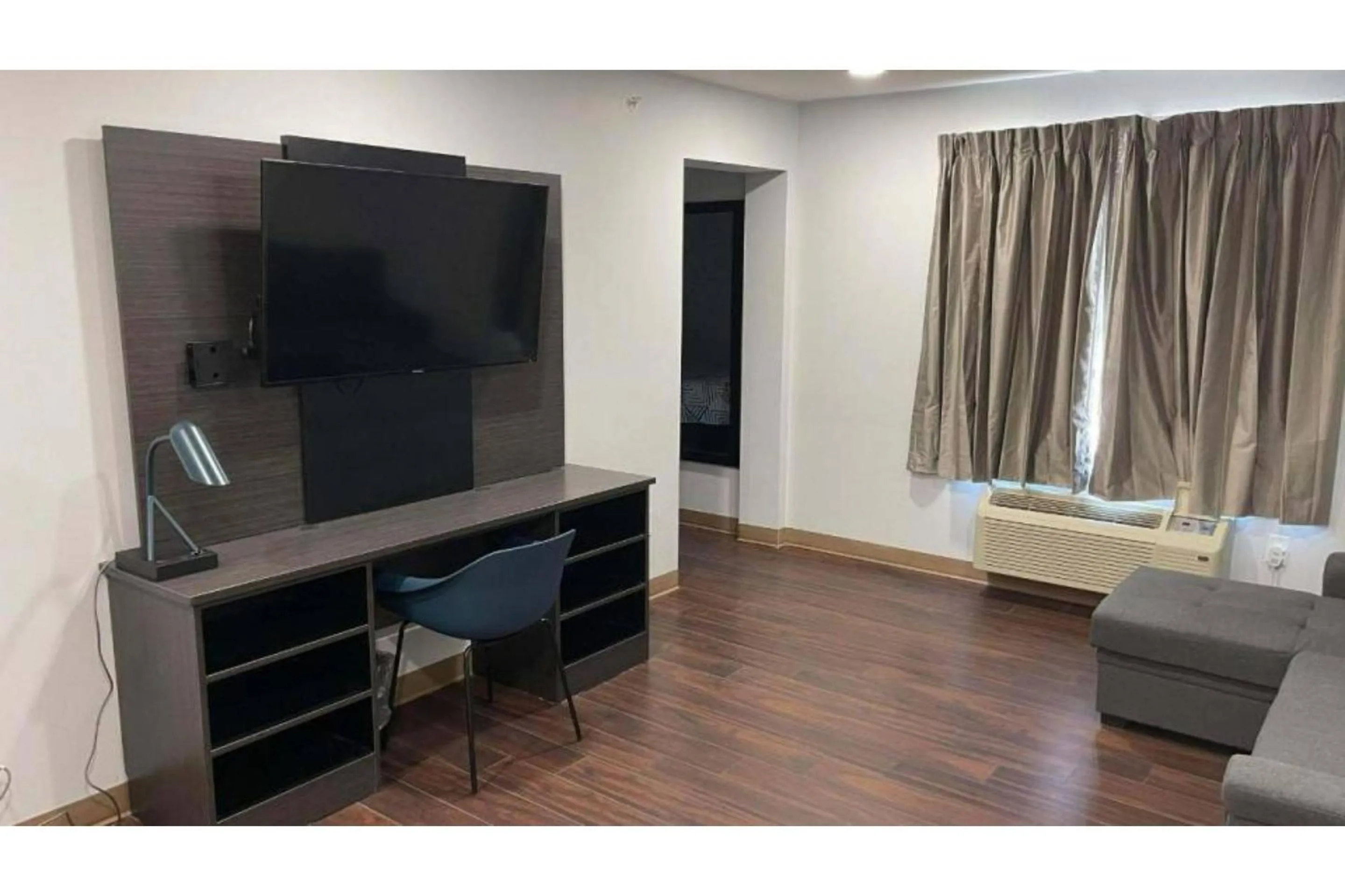 Area and facilities in Studio 6 Peoria IL