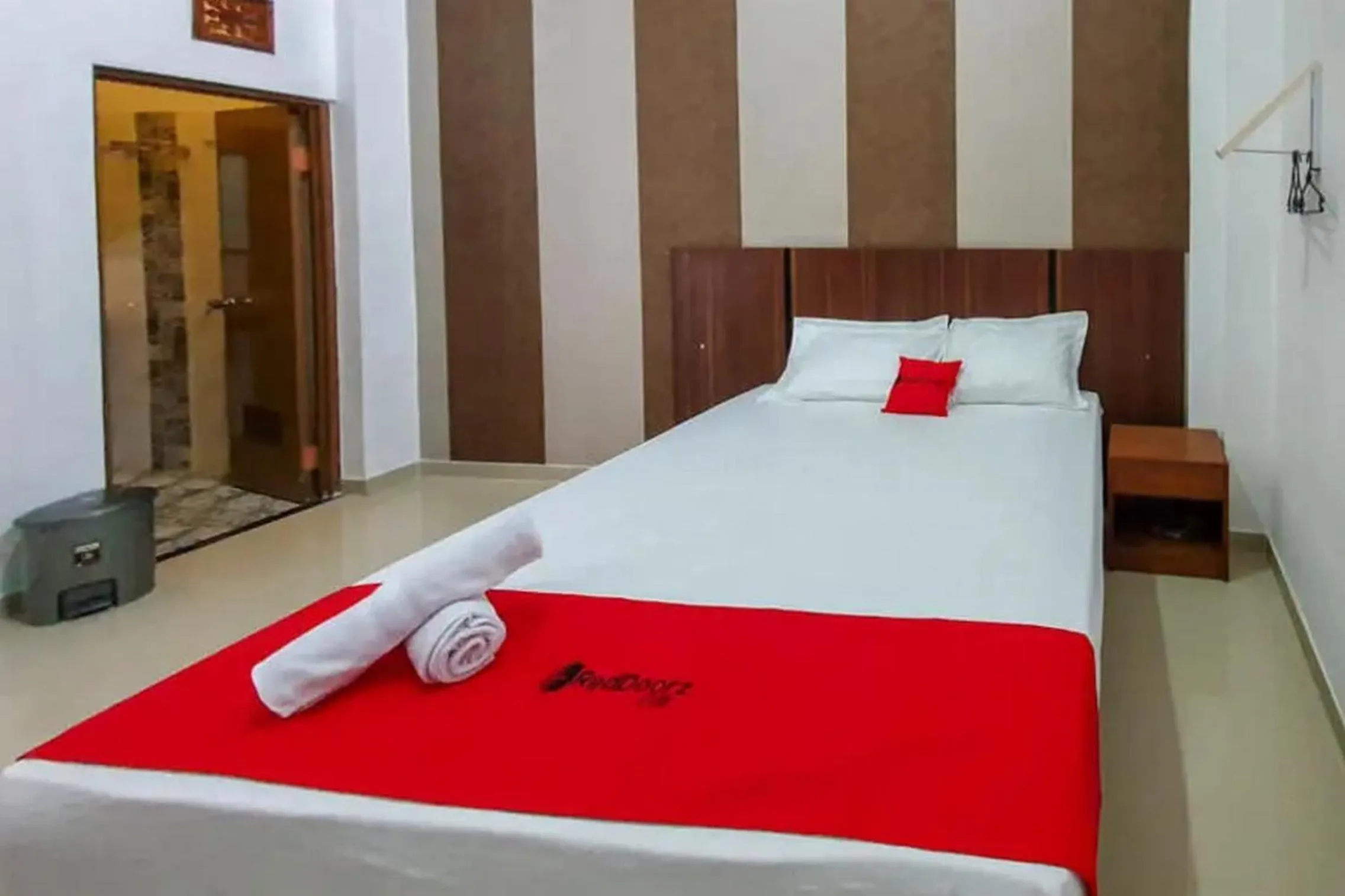 Bedroom, Bed in RedDoorz near Stasiun Purwosari