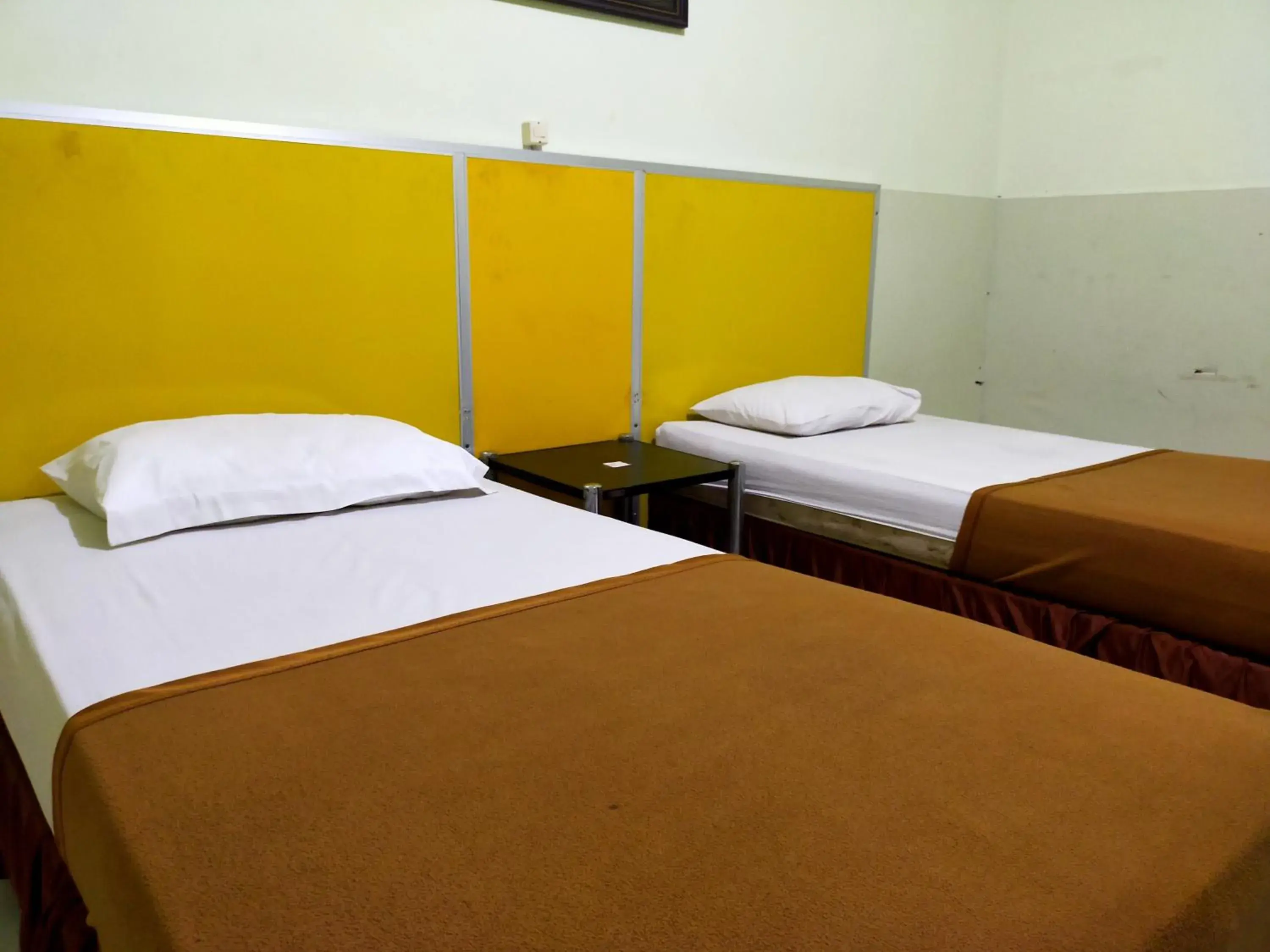 Deluxe Twin Room in Hotel Nirwana Ternate RedPartner Deluxe Twin Room in Hotel Nirwana Ternate RedPartner