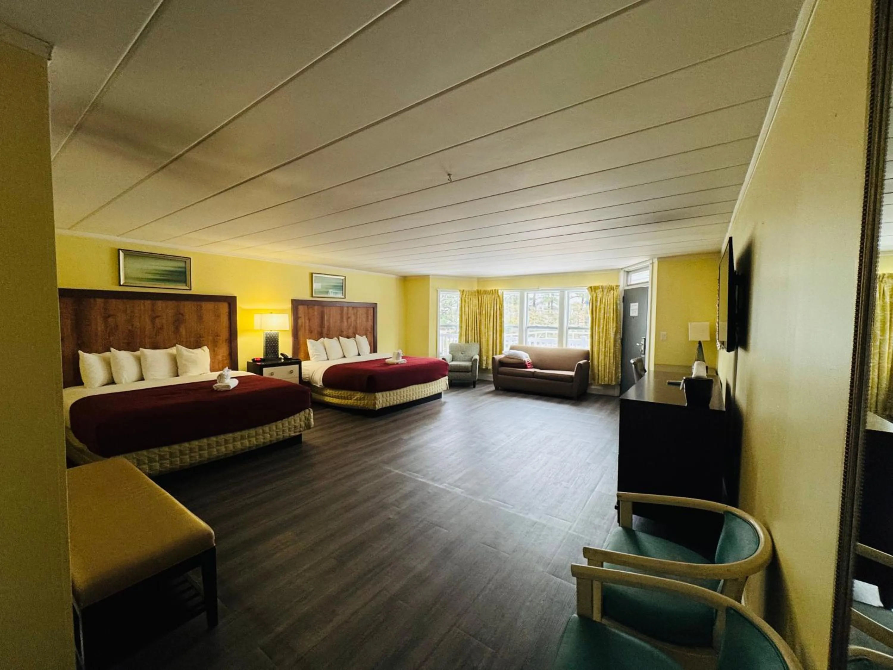 Bedroom in Heart of Manteo