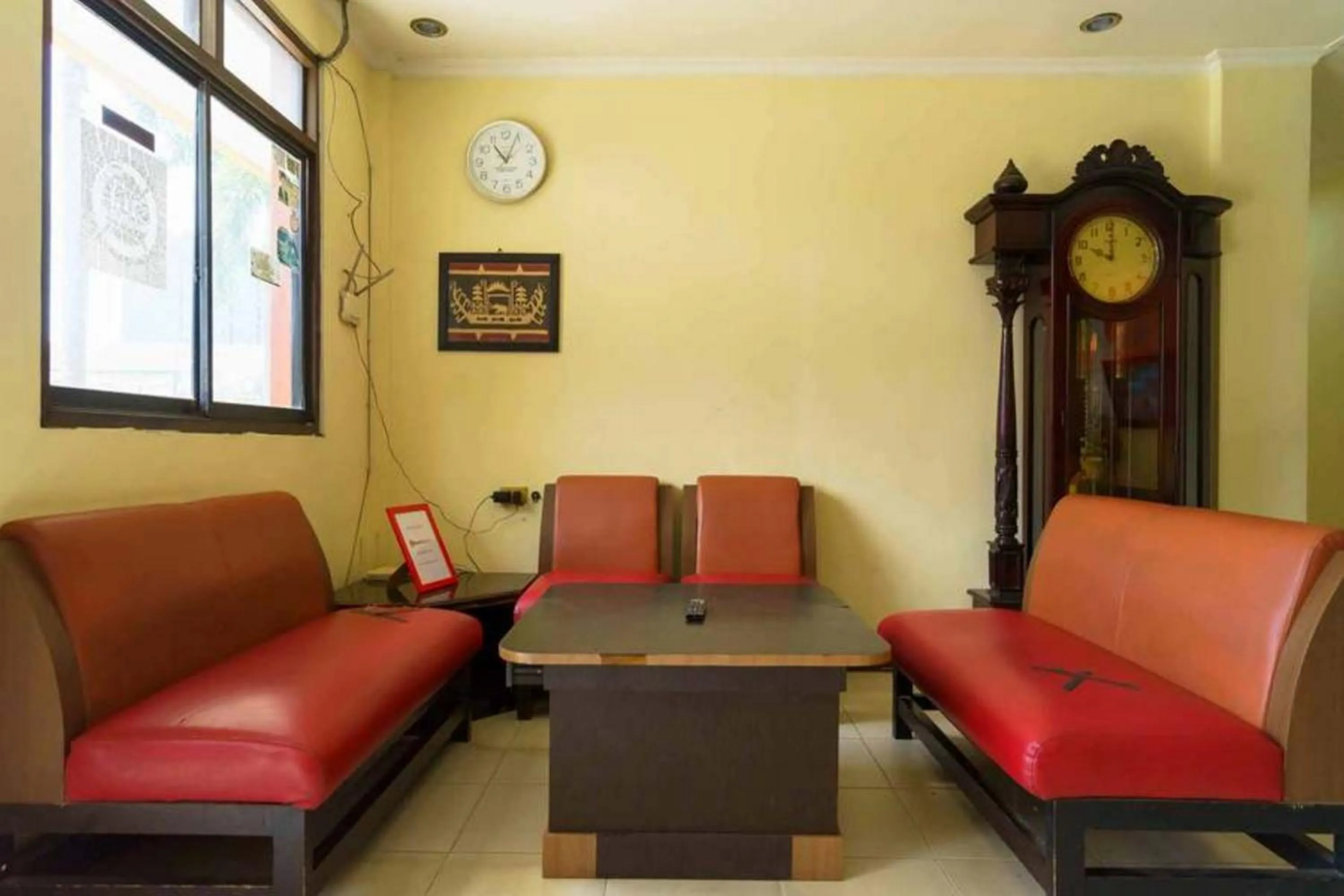 Seating area in RedDoorz at Dwipa Wisata Hotel Lampung