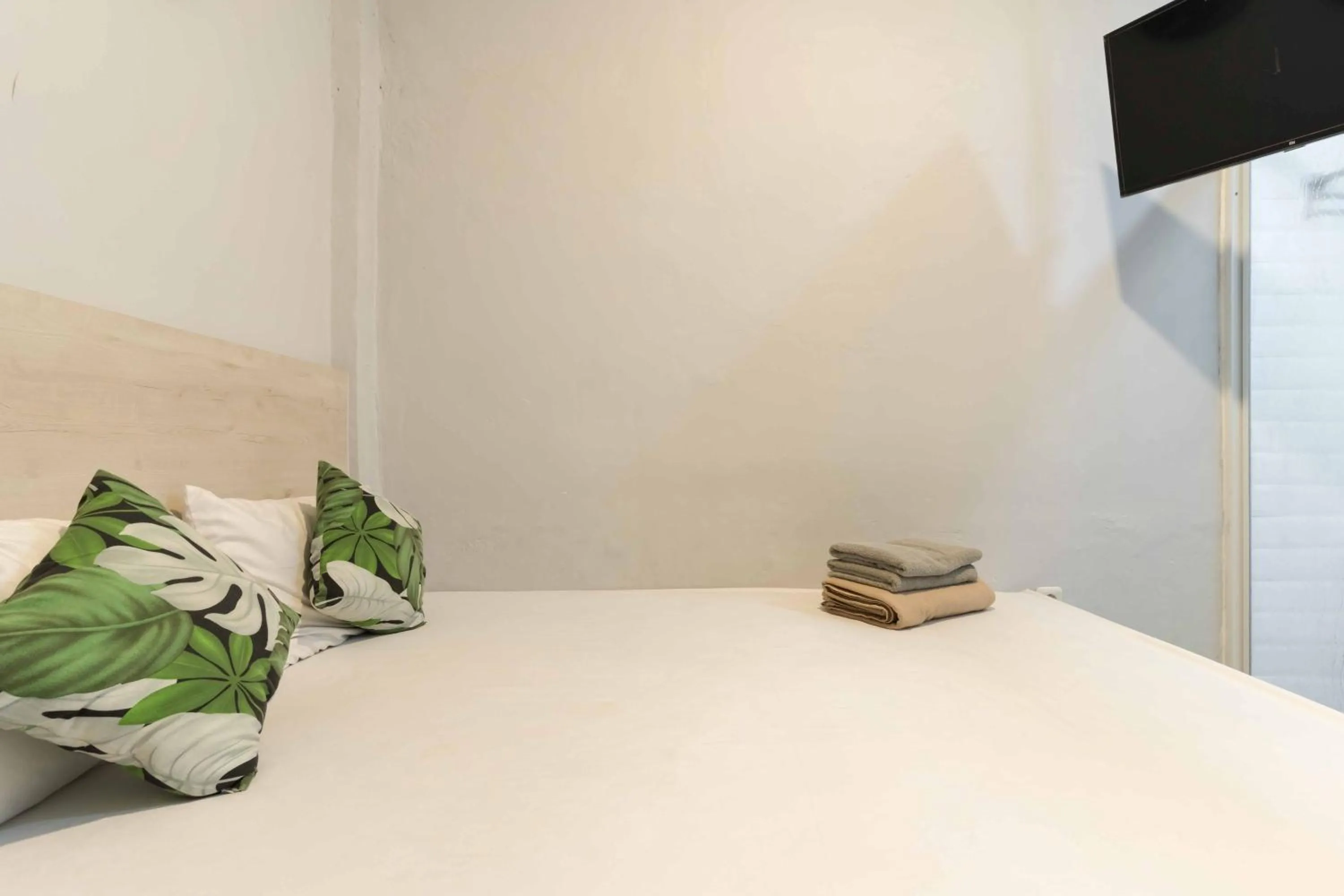 Bed in Elite Residence near UIN University