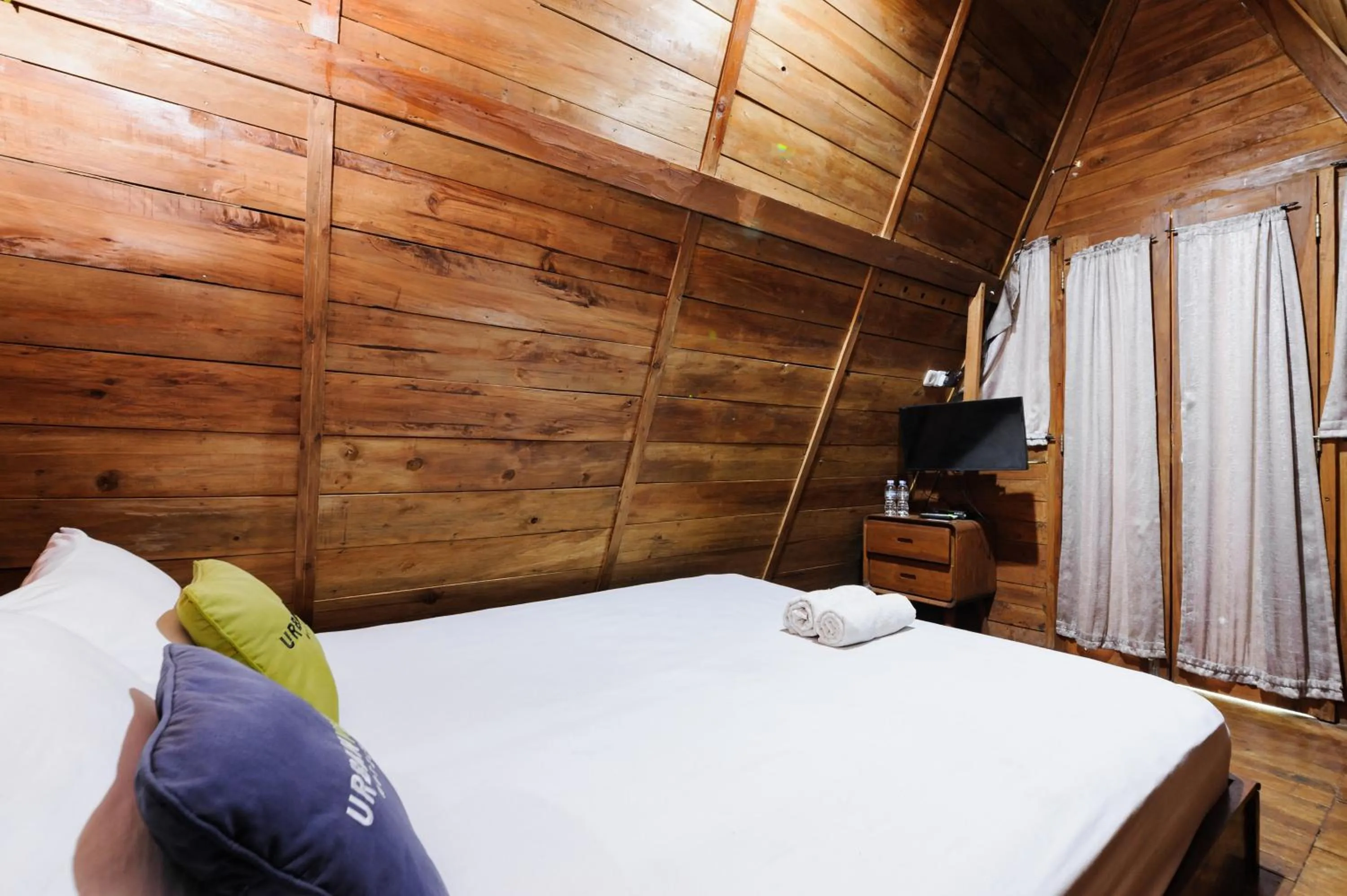 Bedroom, Bed in Urbanview Hotel Cianjur City Park by RedDoorz