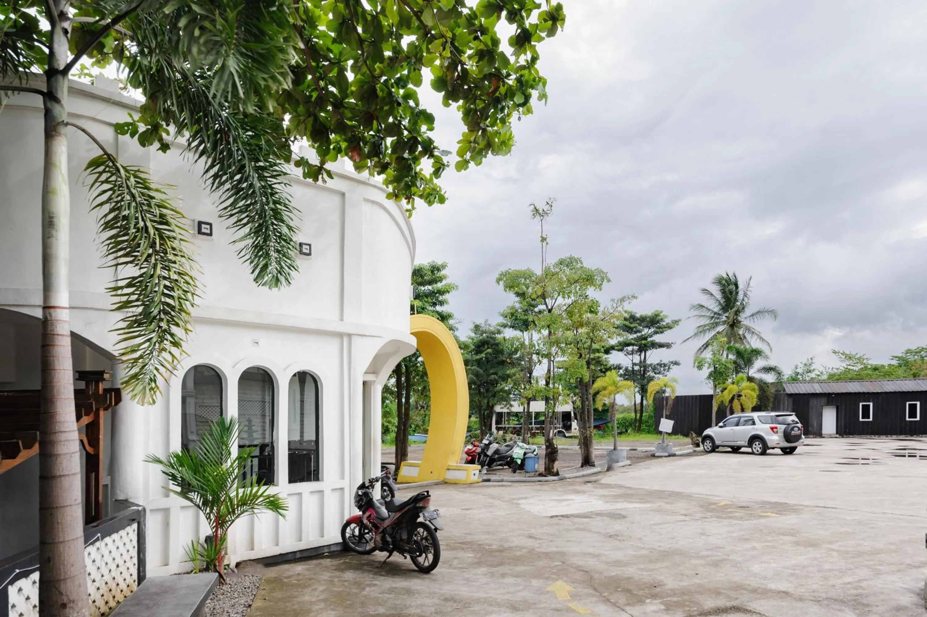 Property building in Urbanview Hotel Cianjur City Park by RedDoorz