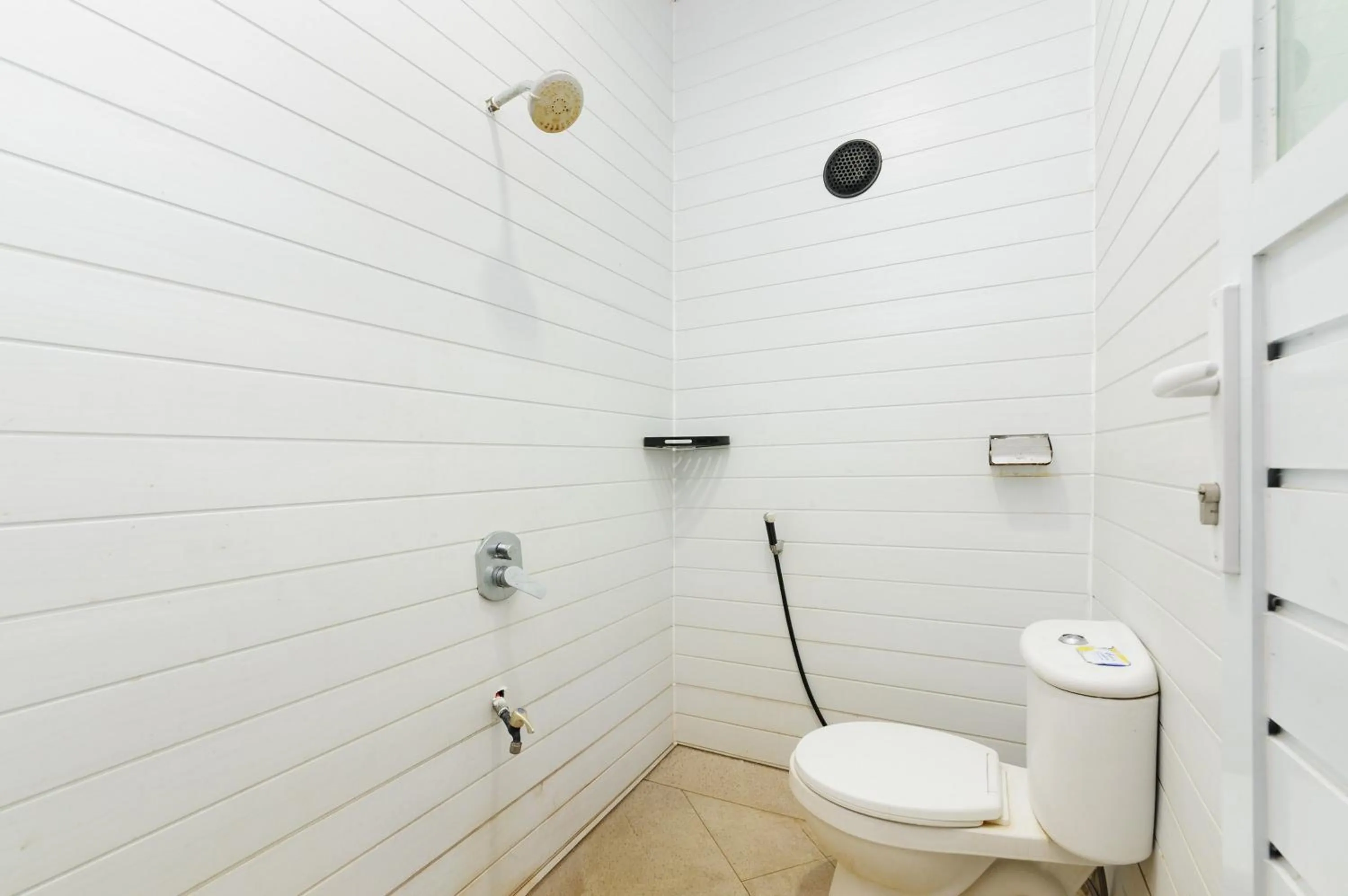 Bathroom in Urbanview Hotel Cianjur City Park by RedDoorz