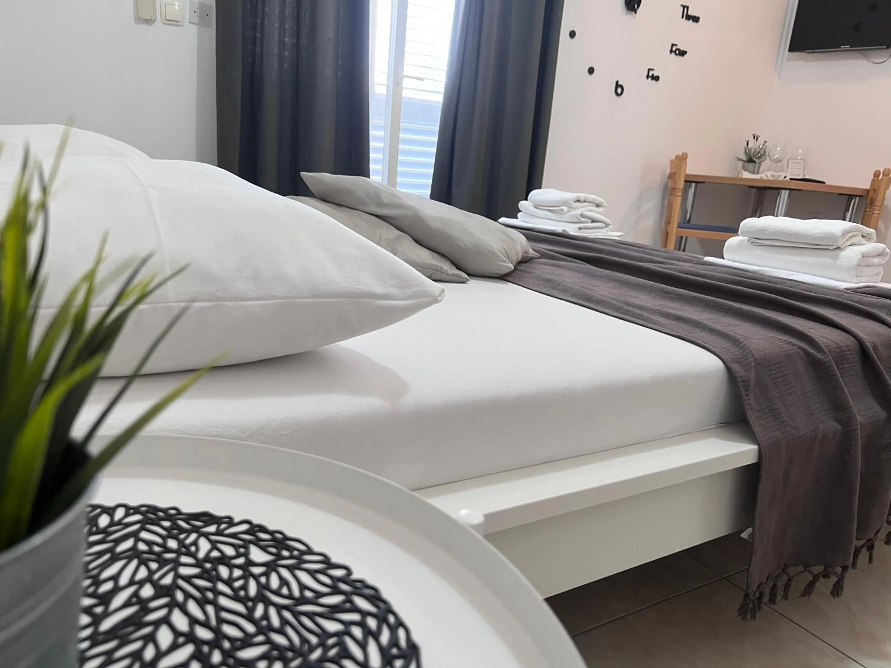 Bed in Apartments Ana & Ita