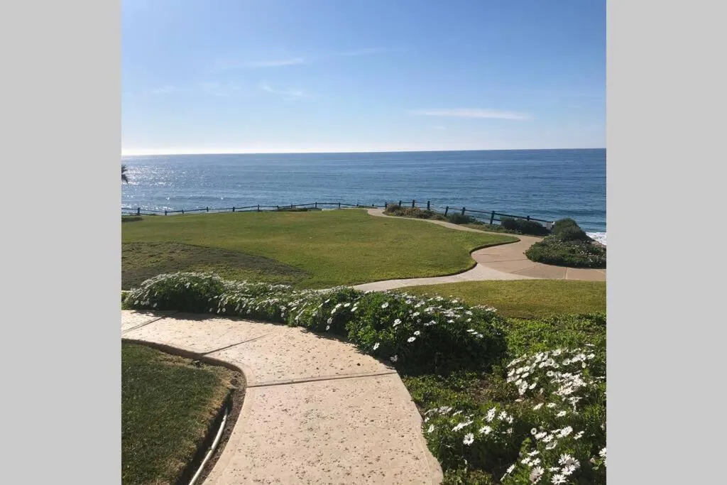 Beachfront Condo close Puerto Nuevo, Papas, and Valle de Guadalupe