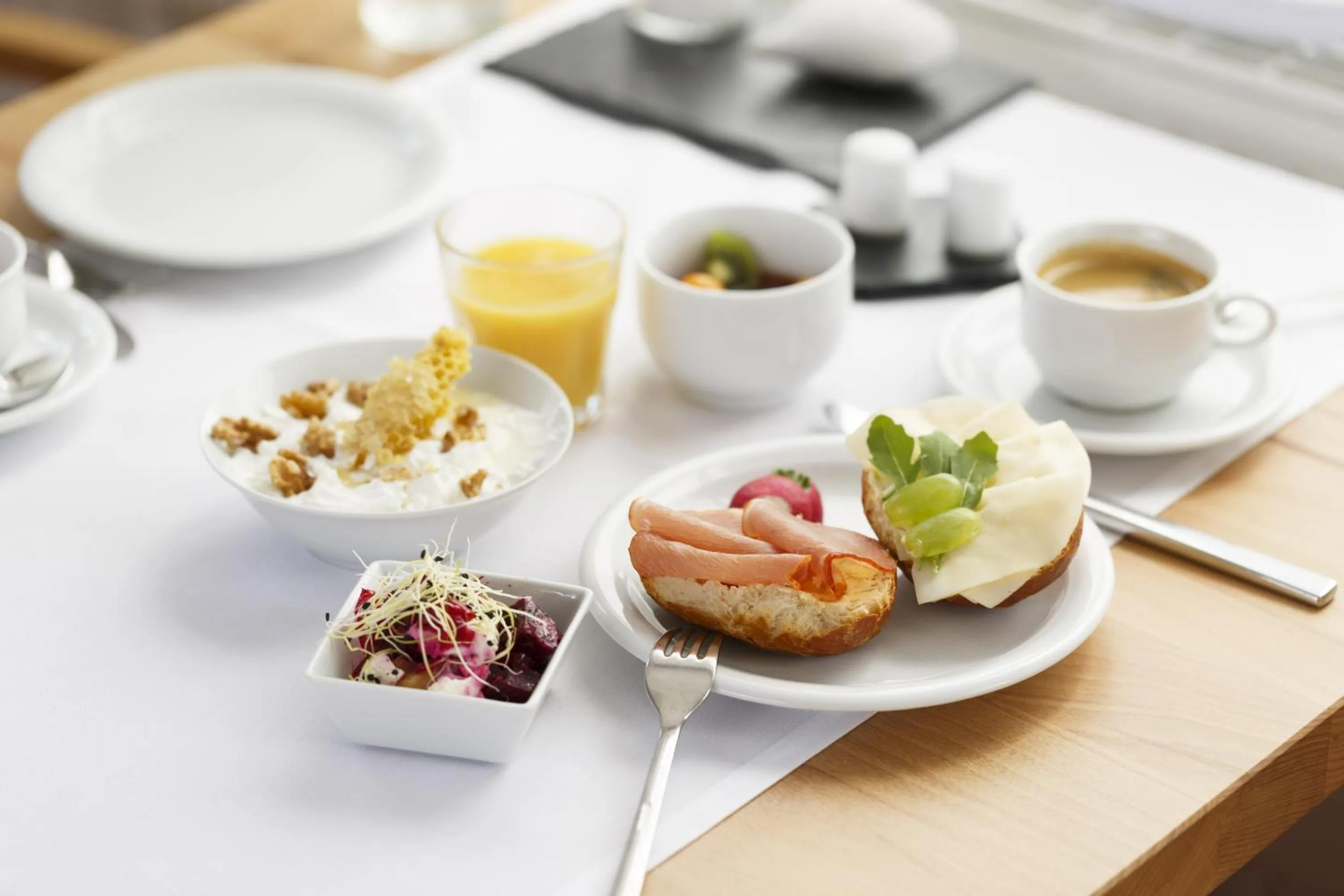 Breakfast in Villa Siegfried