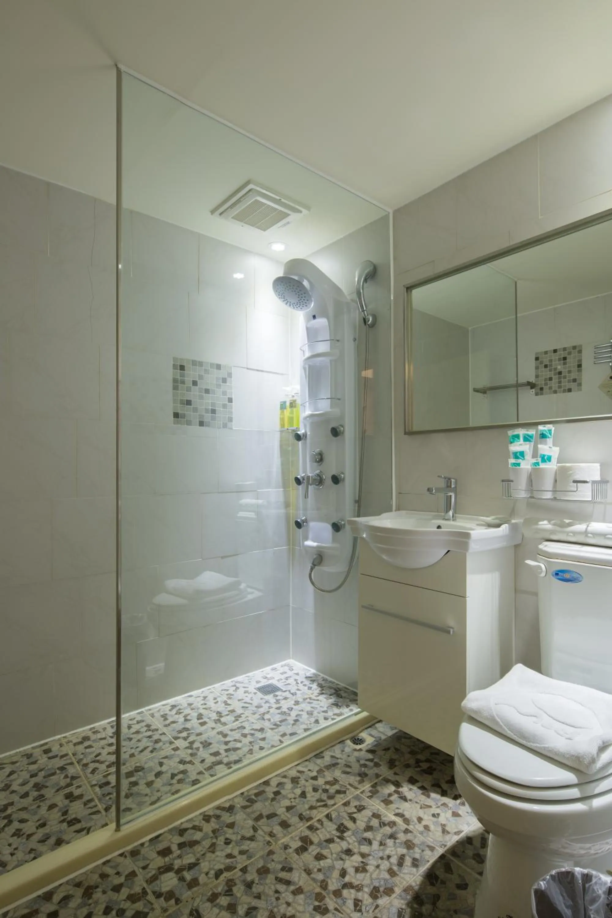 Shower in Meci Hotel