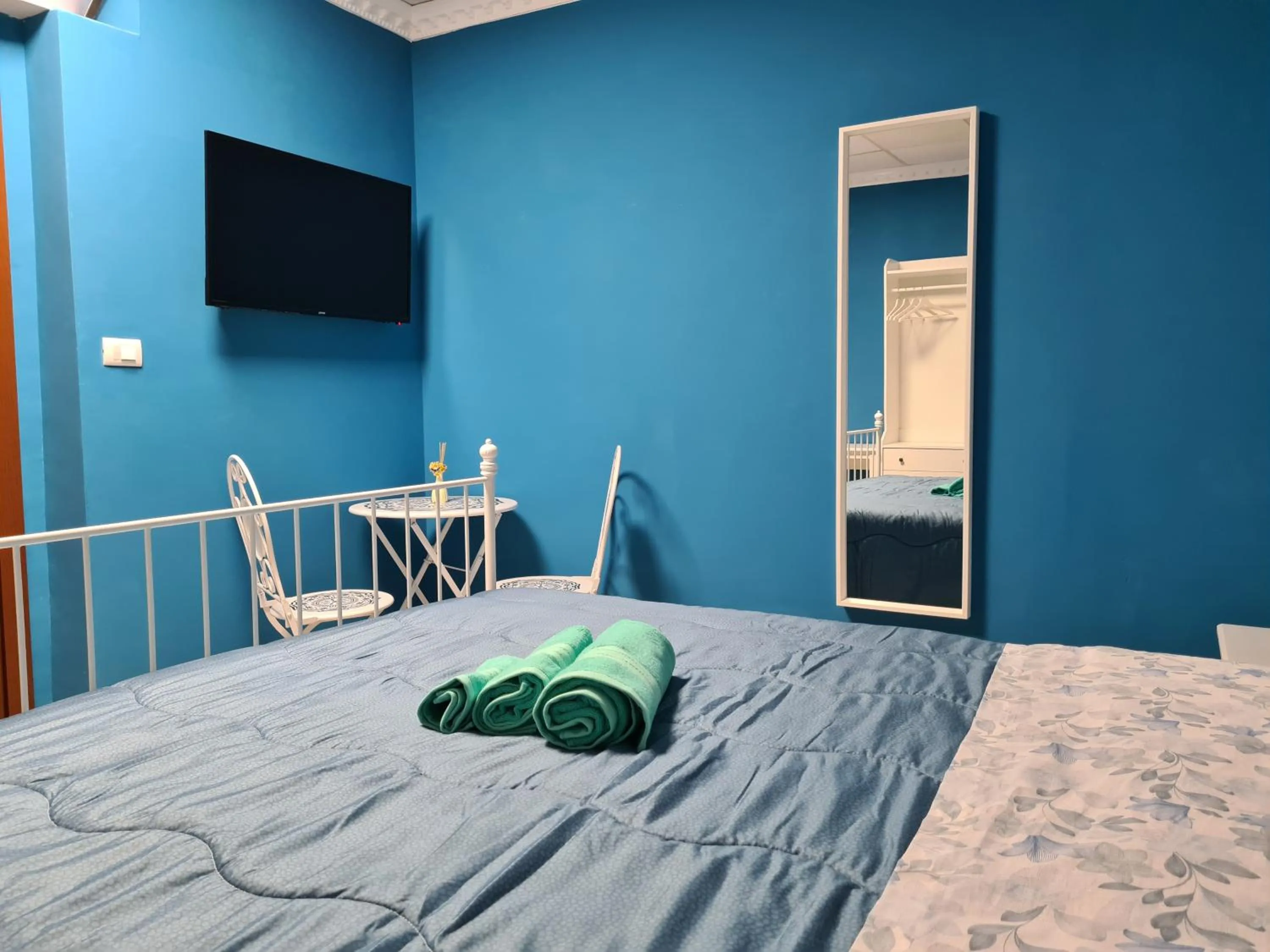 Bedroom, Bed in Domus Lace