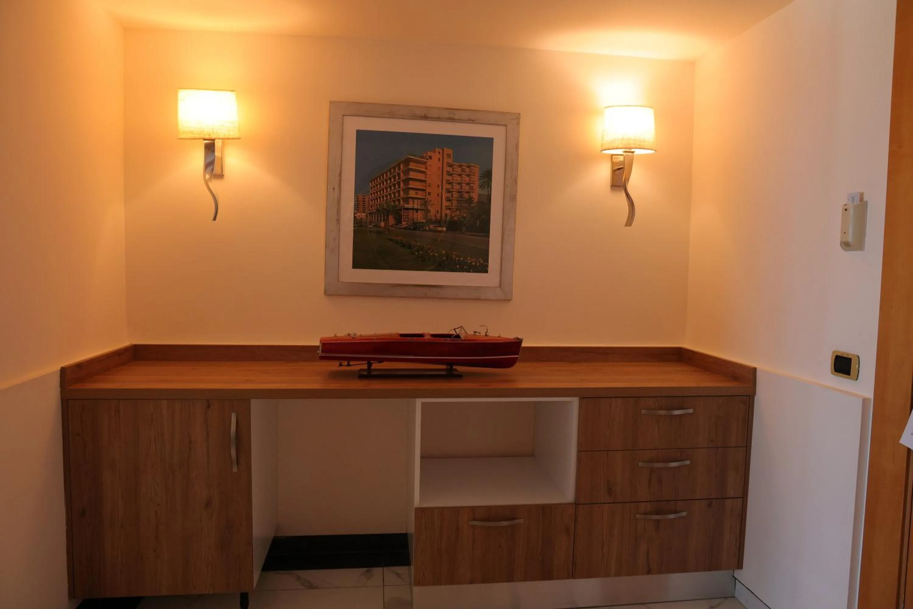 Riviera Hotel and Beach Lounge, Beirut