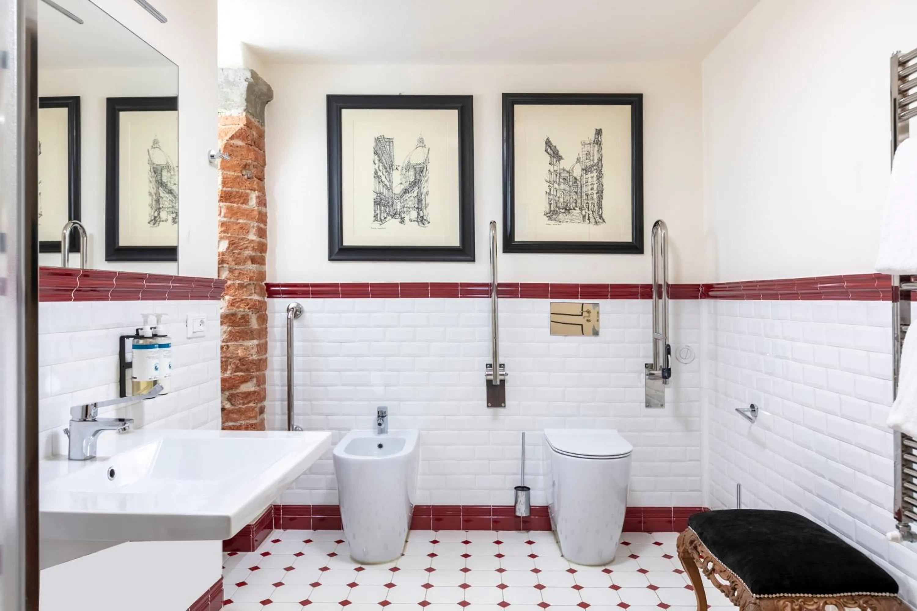 Toilet in Numa Florence Palazzo Belfiore