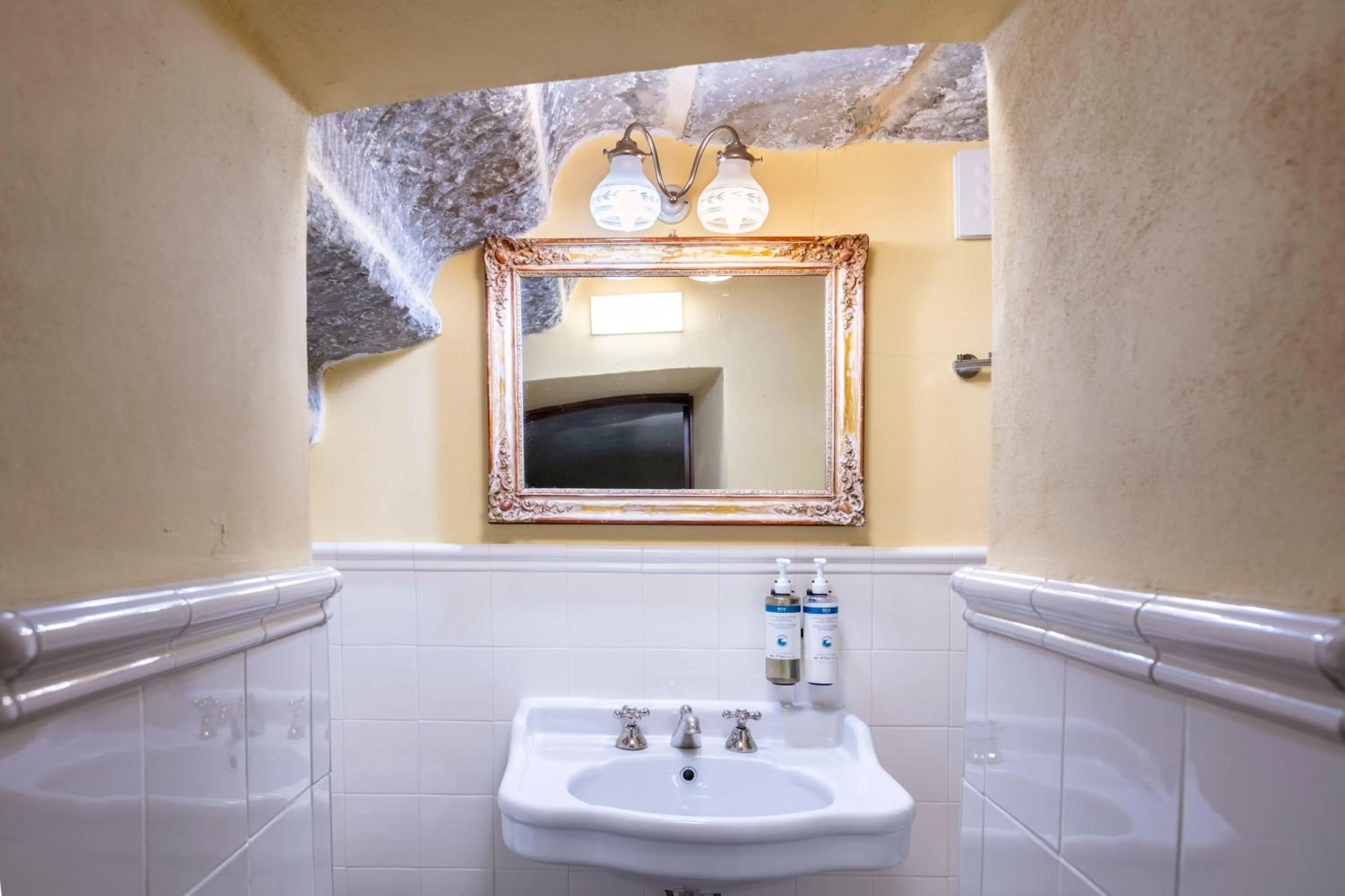 Bathroom in Numa Florence Palazzo Belfiore