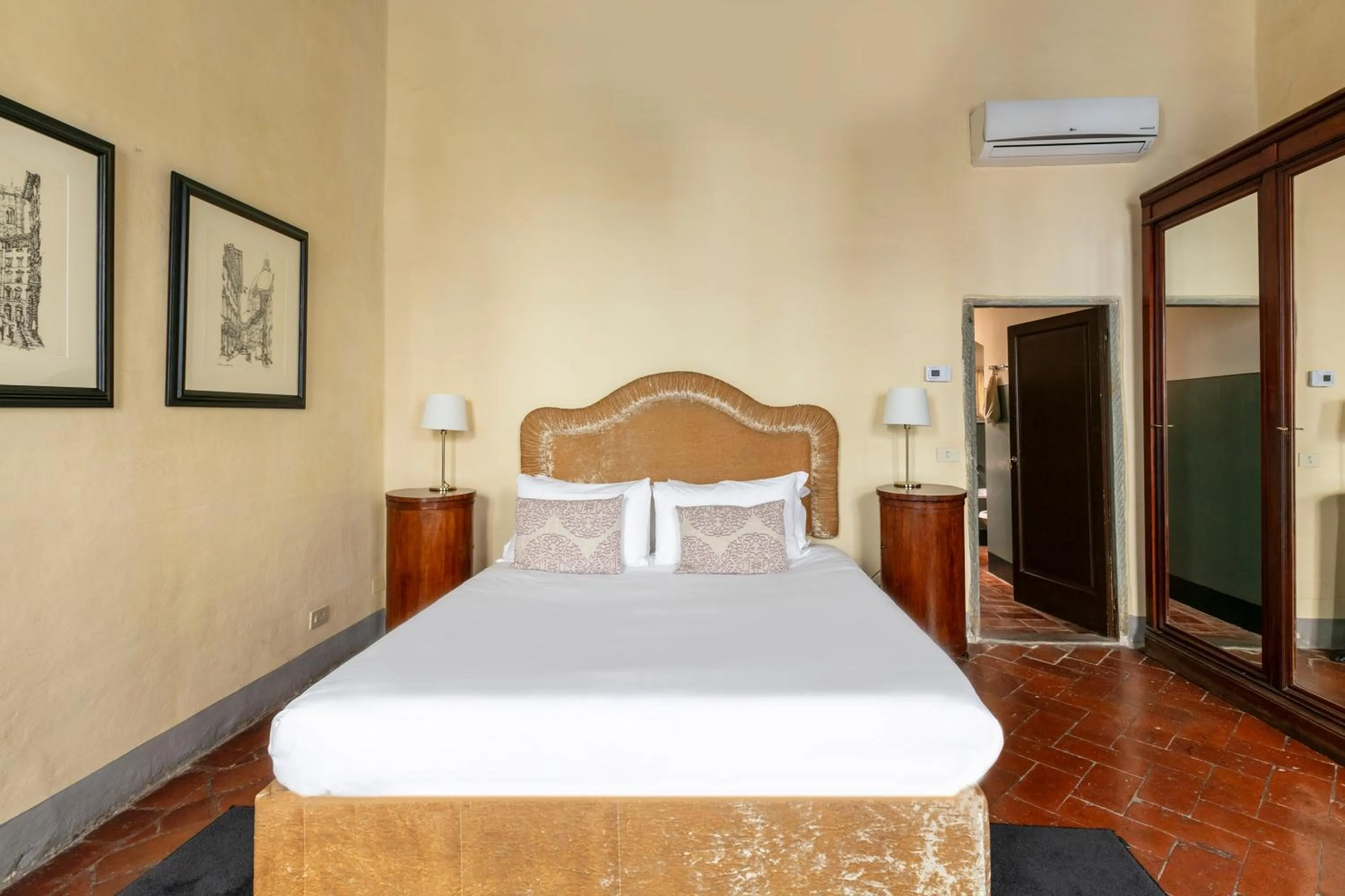 Bed in Numa Florence Palazzo Belfiore