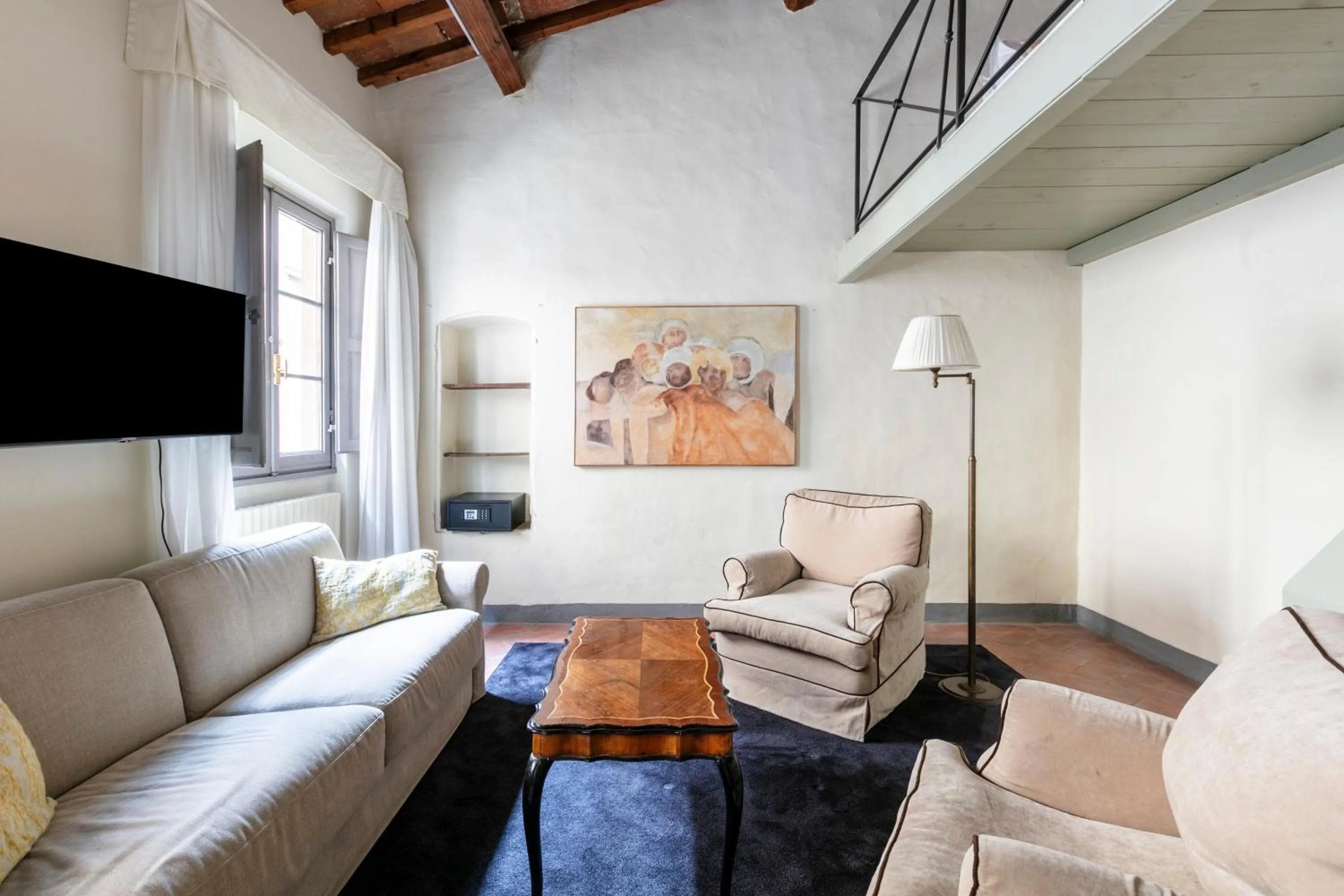 Living room in Numa Florence Palazzo Belfiore