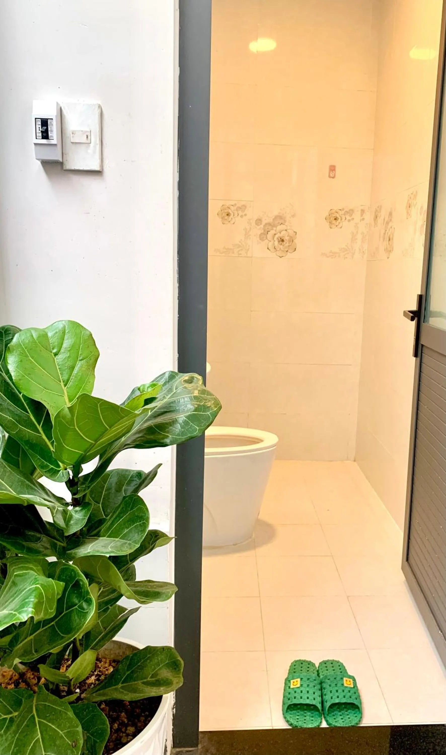 Shower in Family Homestay Dalat Casa