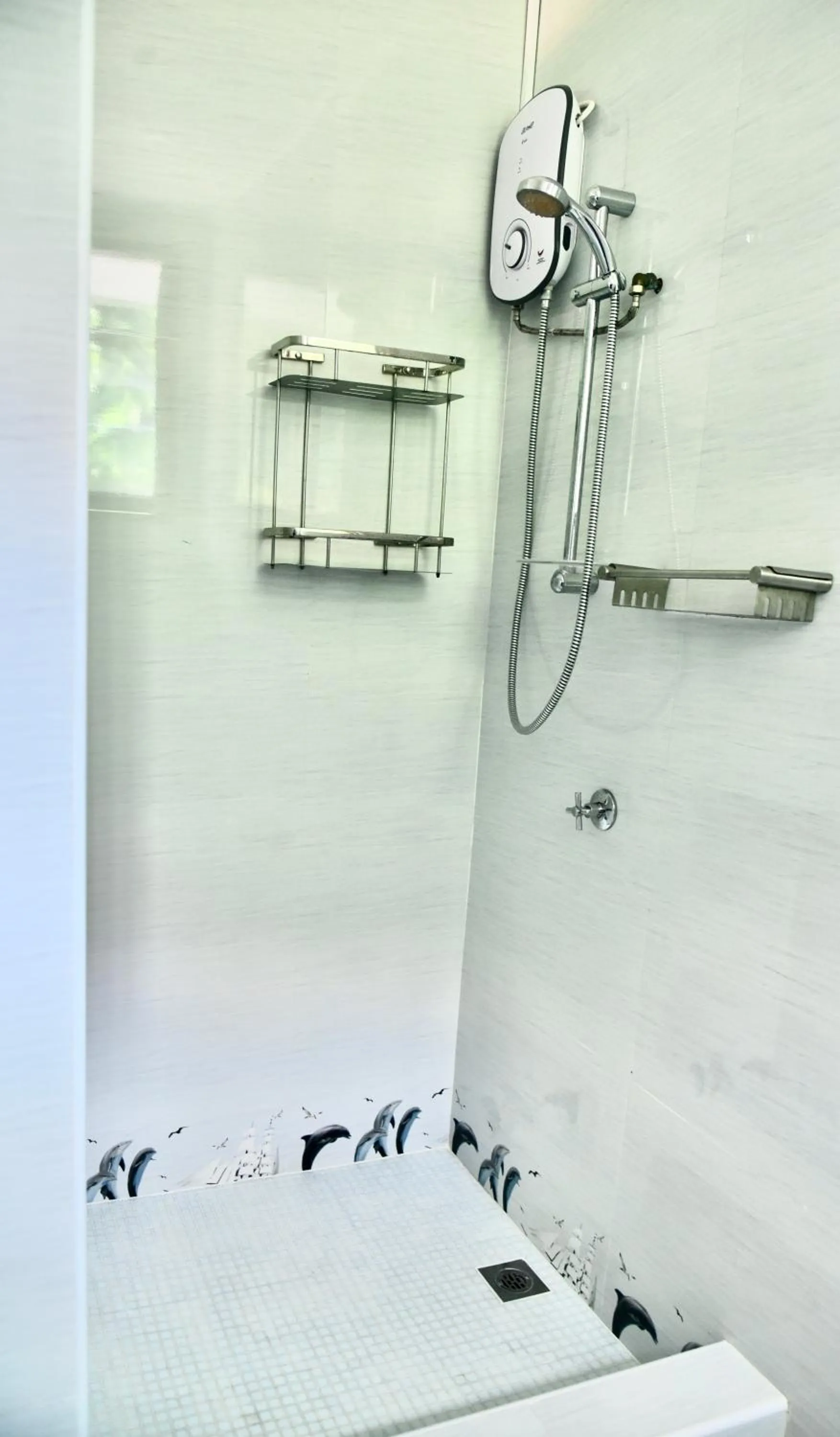 Shower in SEA SPLASH SELF CATERING And La Petite Maison