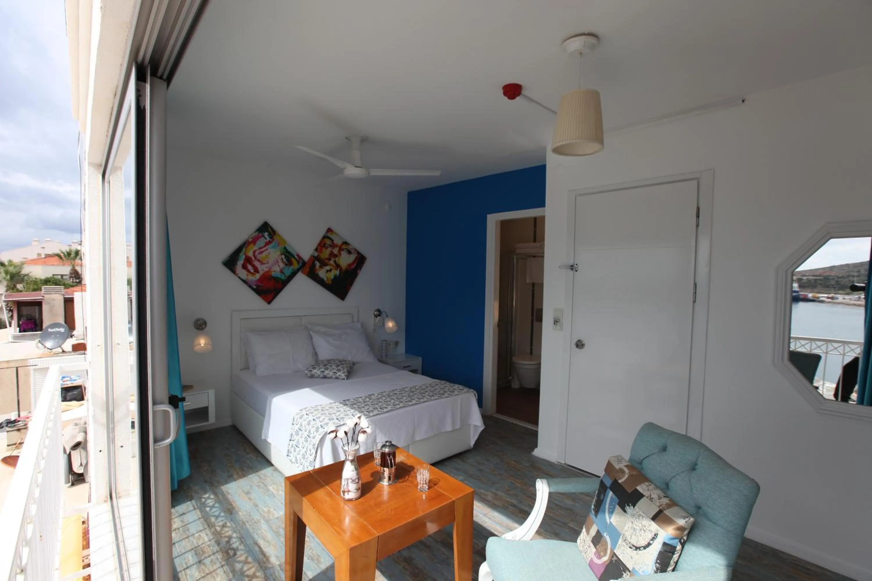 Bed in Larimar Hotel Cesme