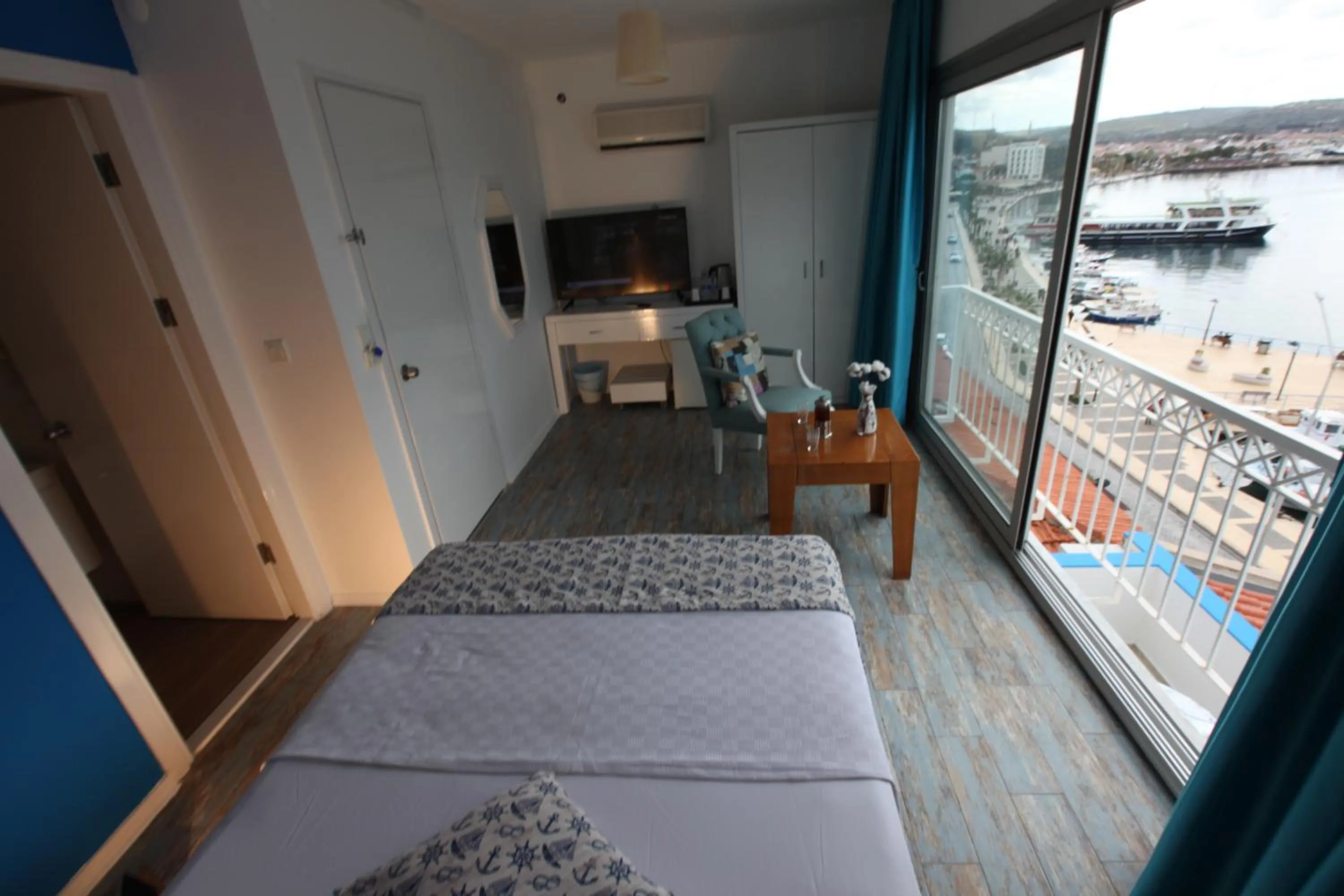 Bed in Larimar Hotel Cesme