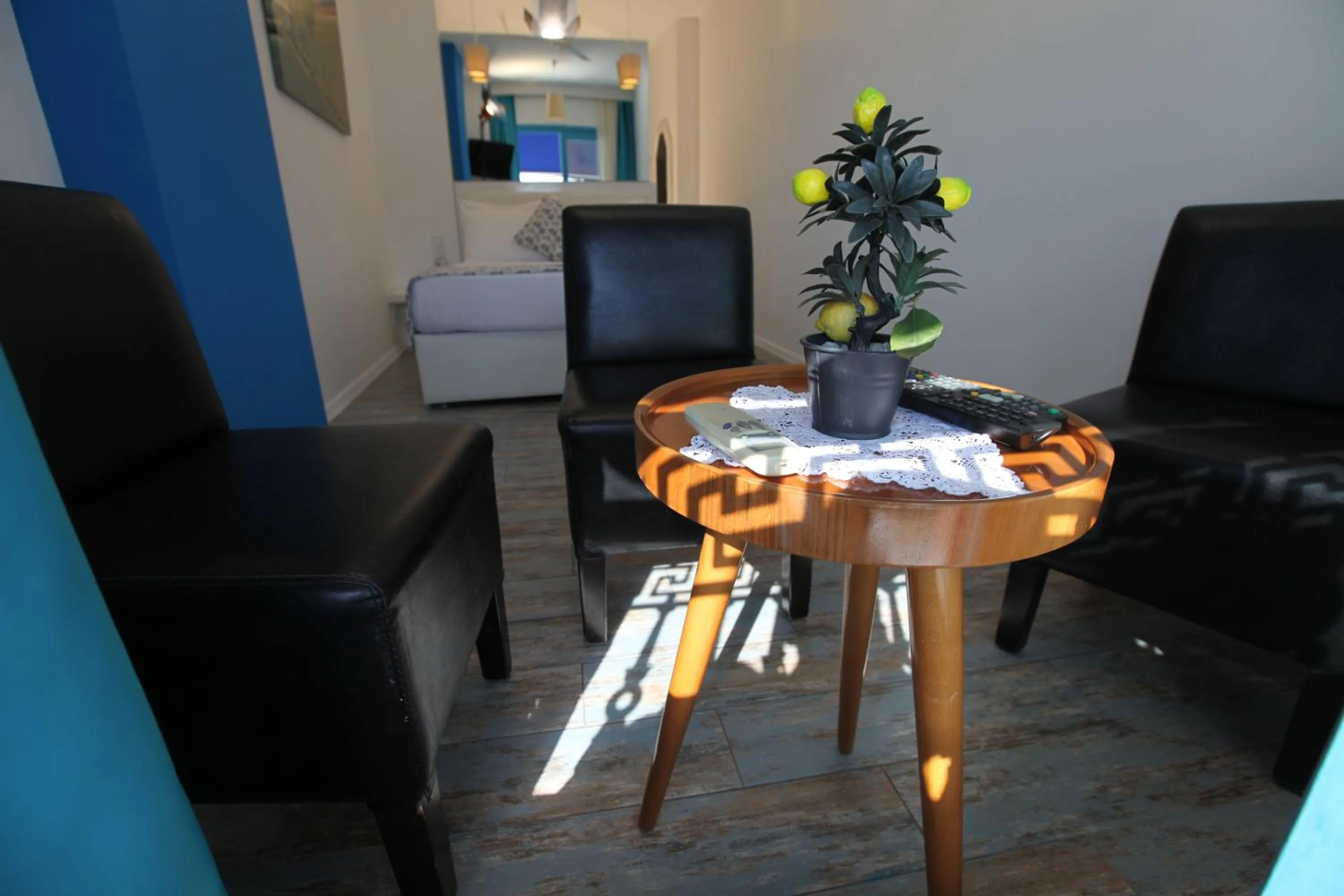 TV and multimedia in Larimar Hotel Cesme