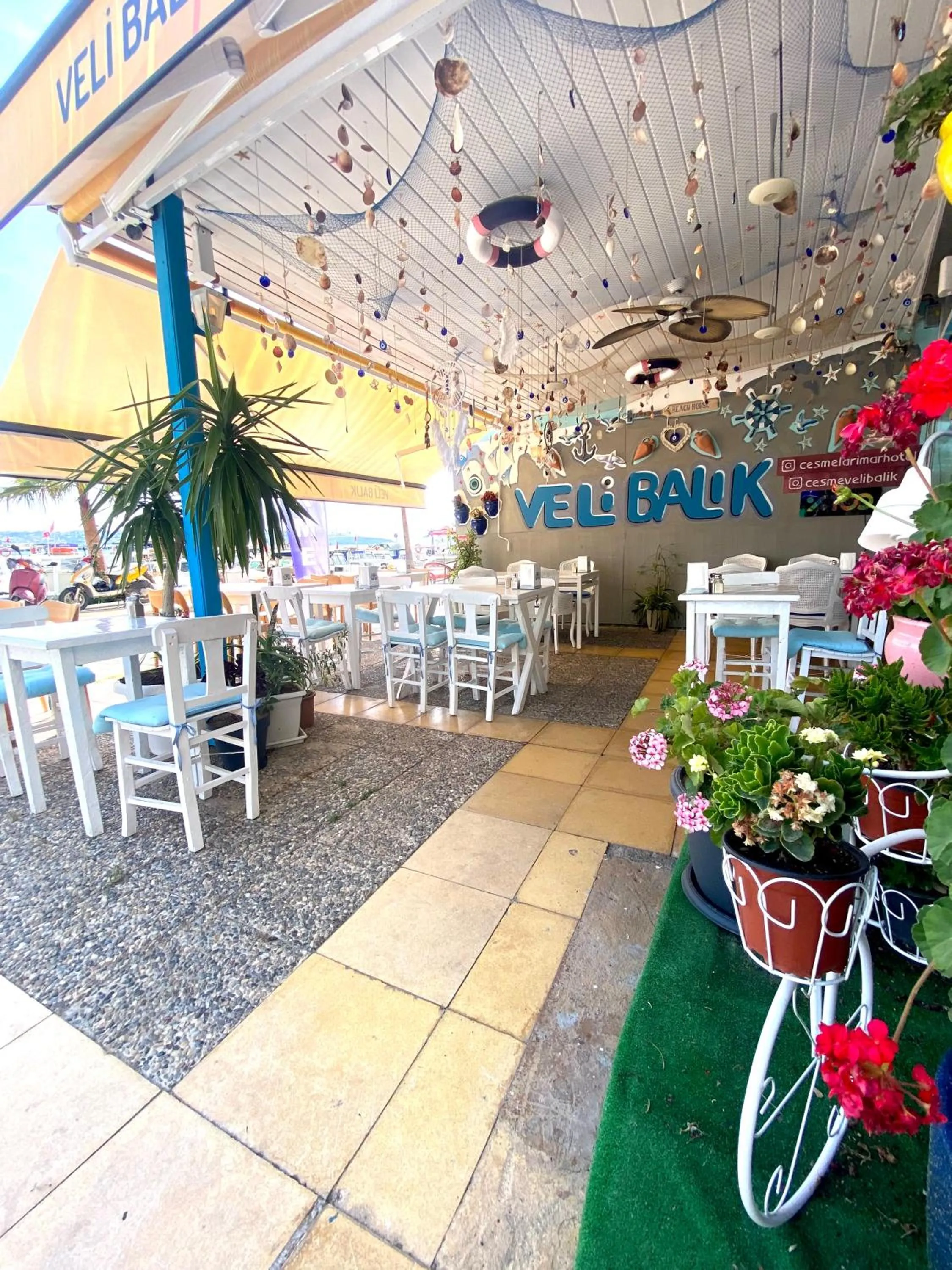 Restaurant/places to eat in Larimar Hotel Cesme