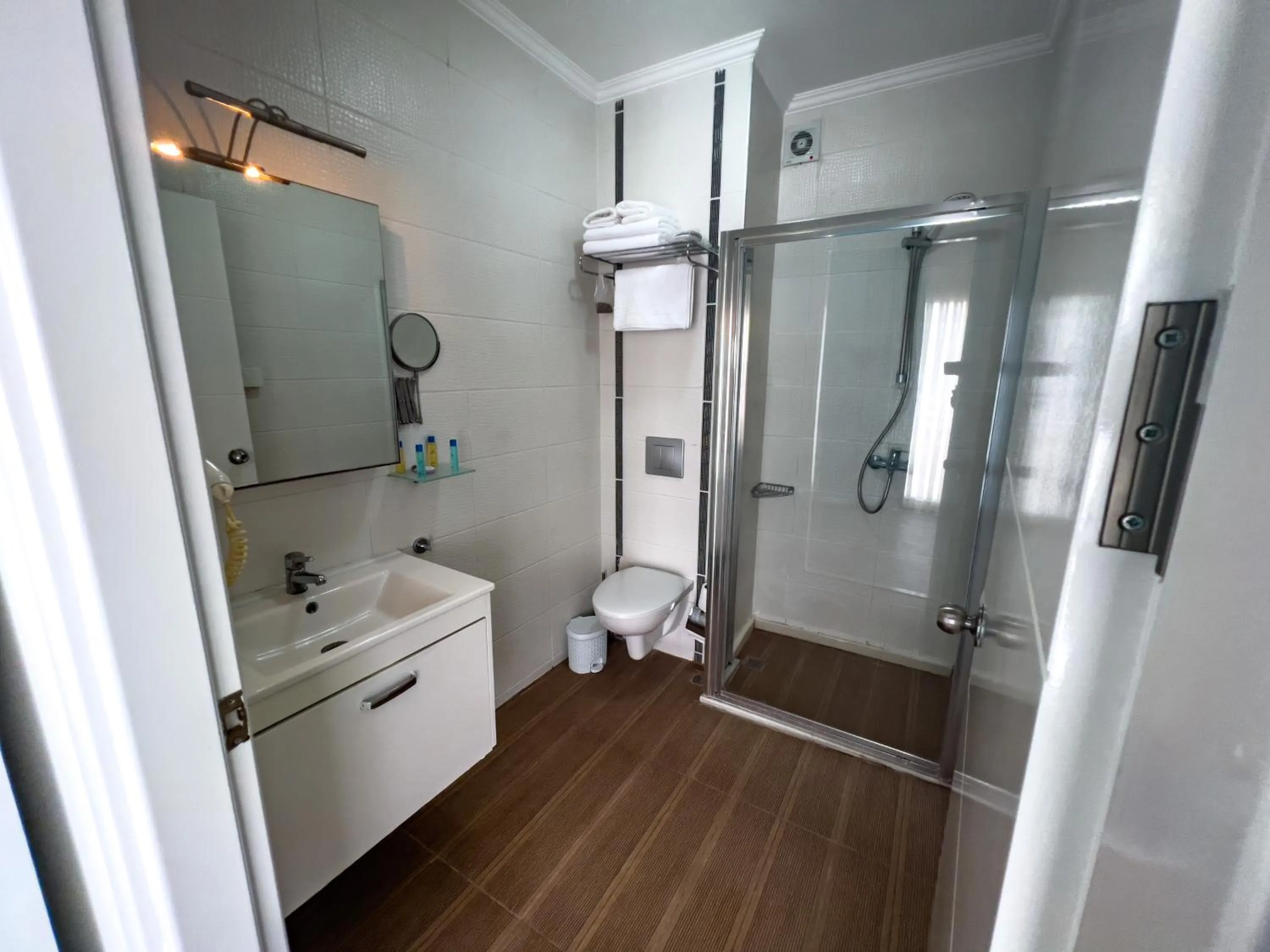 Bathroom in Larimar Hotel Cesme