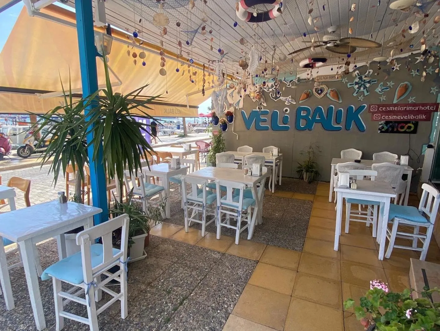 Restaurant/places to eat in Larimar Hotel Cesme