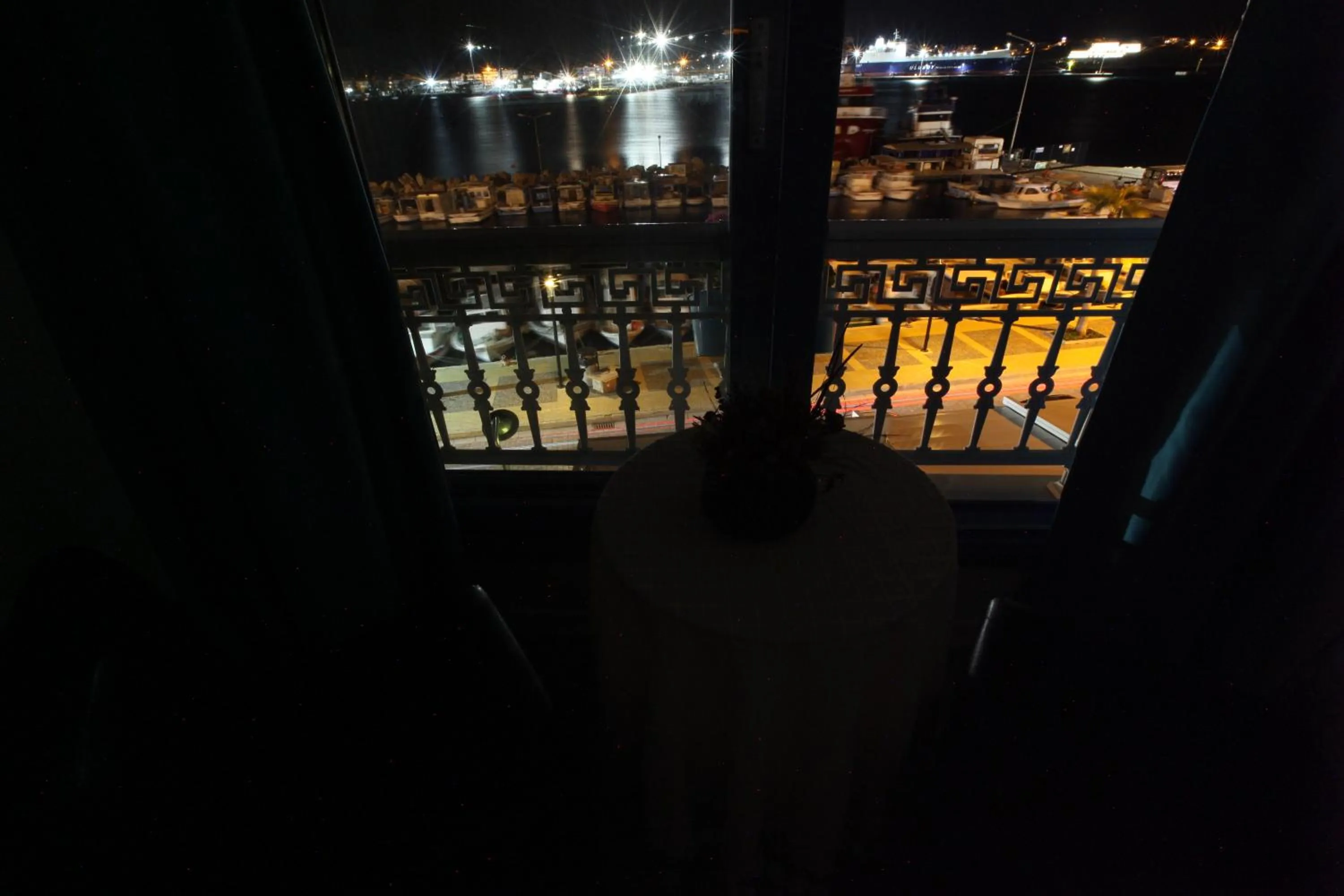 Night in Larimar Hotel Cesme